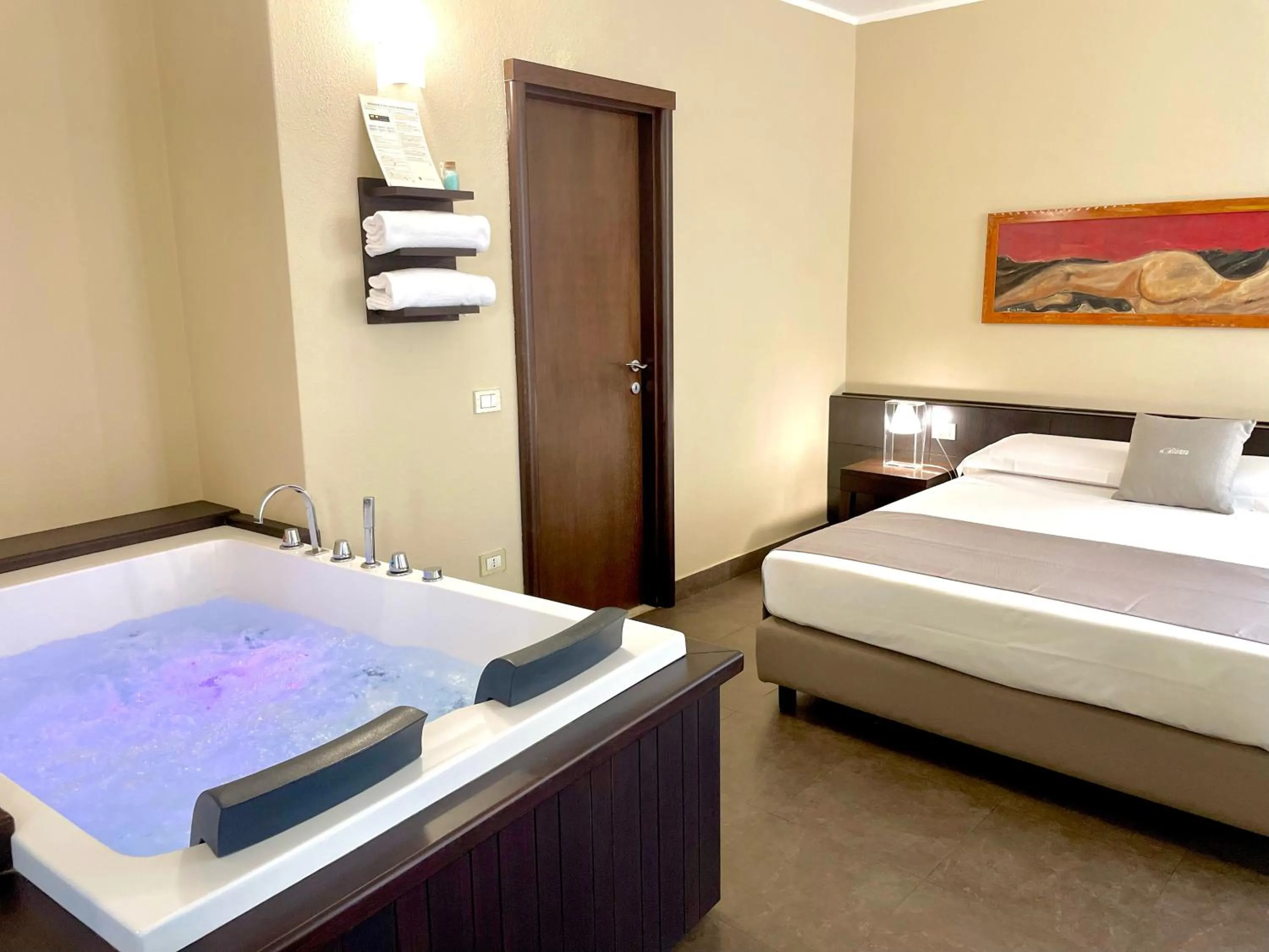 Hot Tub, Bed in Residenza il Barone