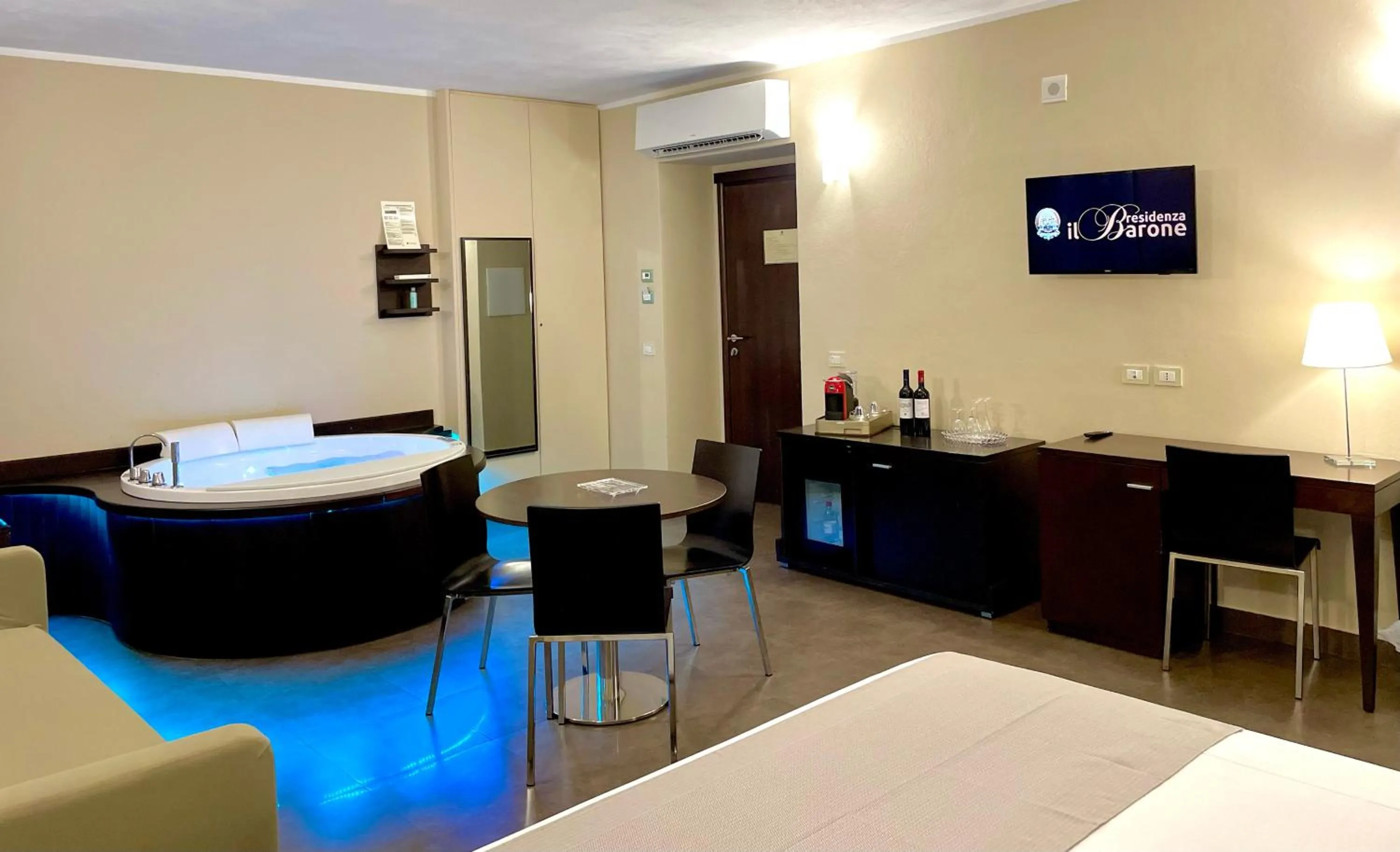 Hot Tub in Residenza il Barone