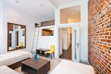 Photo of the whole room, Bed in MoHo S