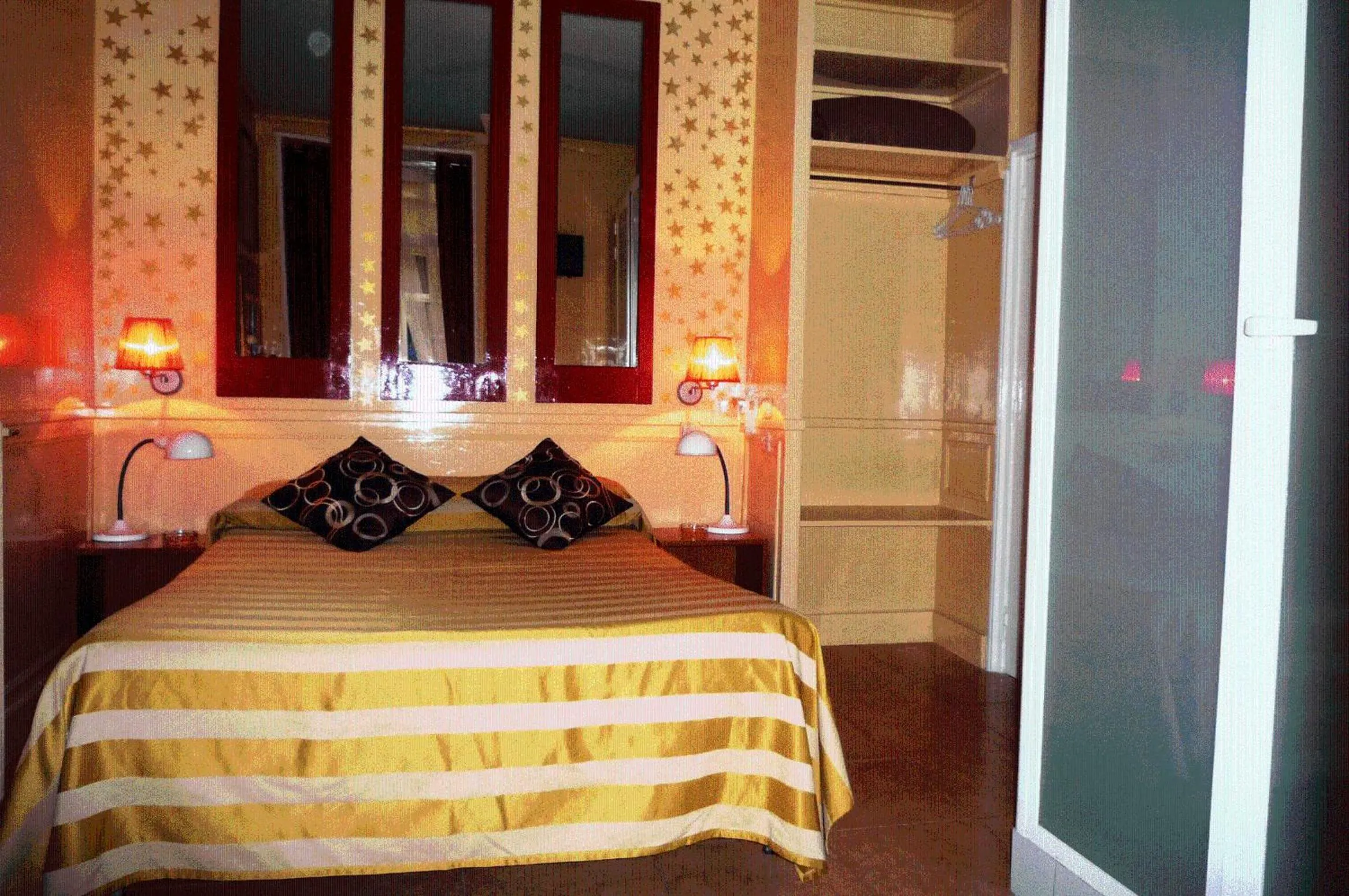 Bed in Hostal La Fontana