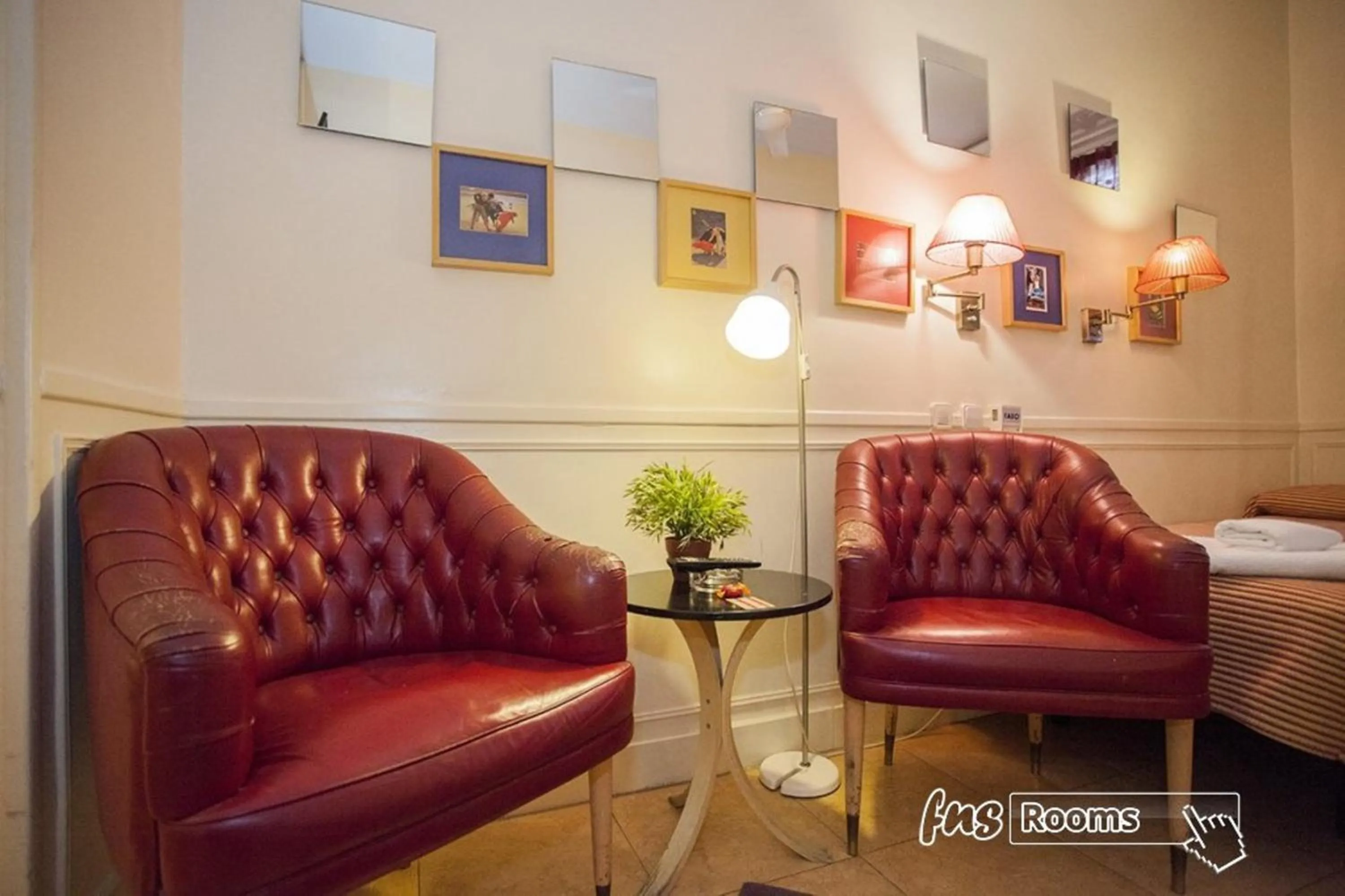 Seating area in Hostal La Fontana