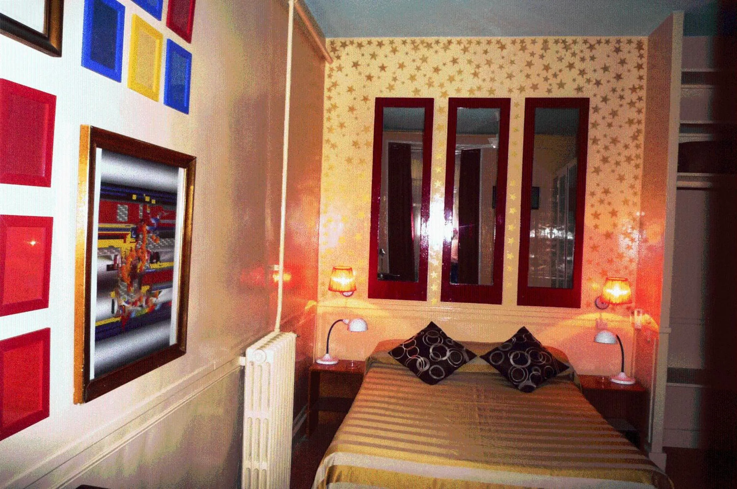 Bed in Hostal La Fontana