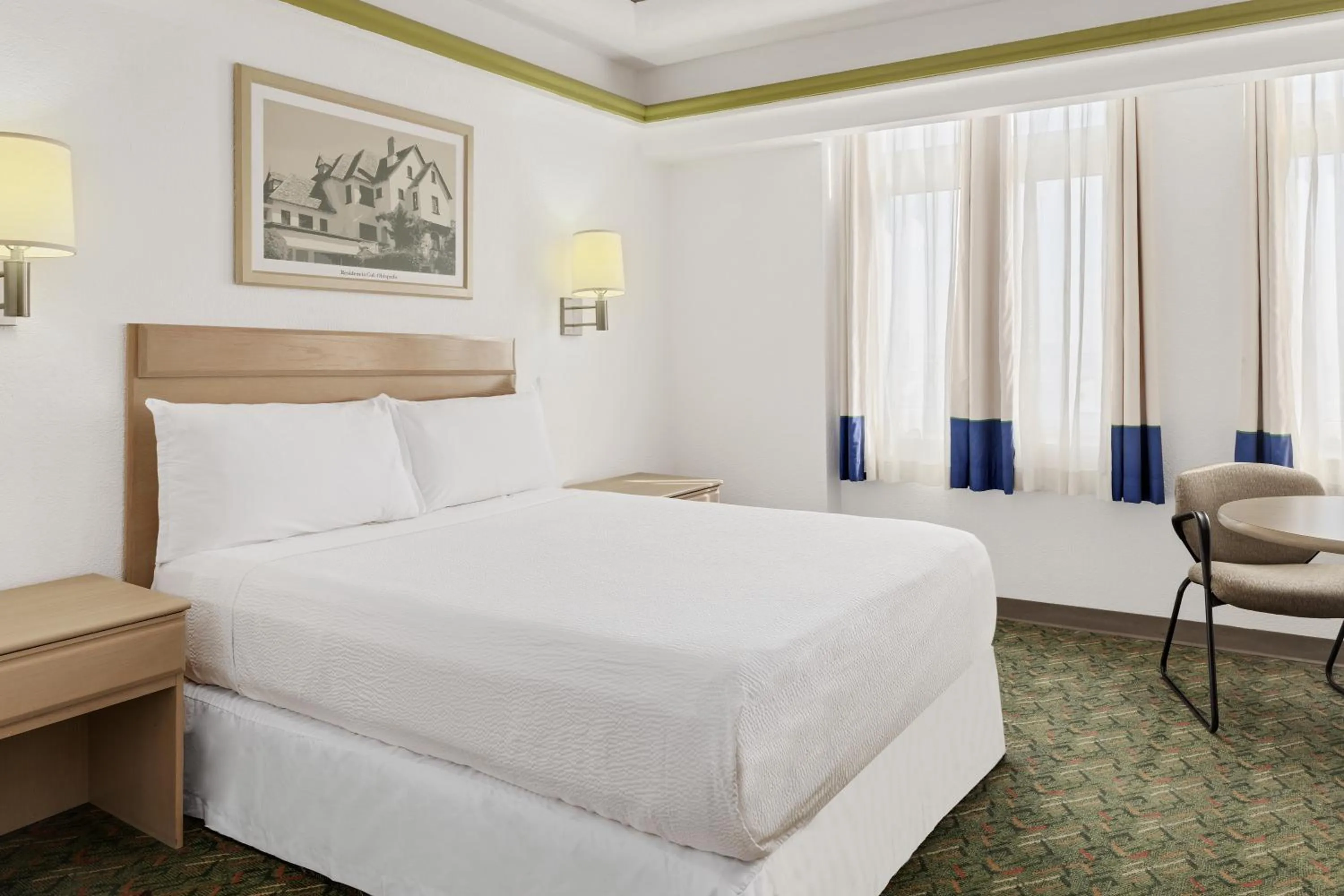 Photo of the whole room, Bed in Hotel Monterrey Macroplaza