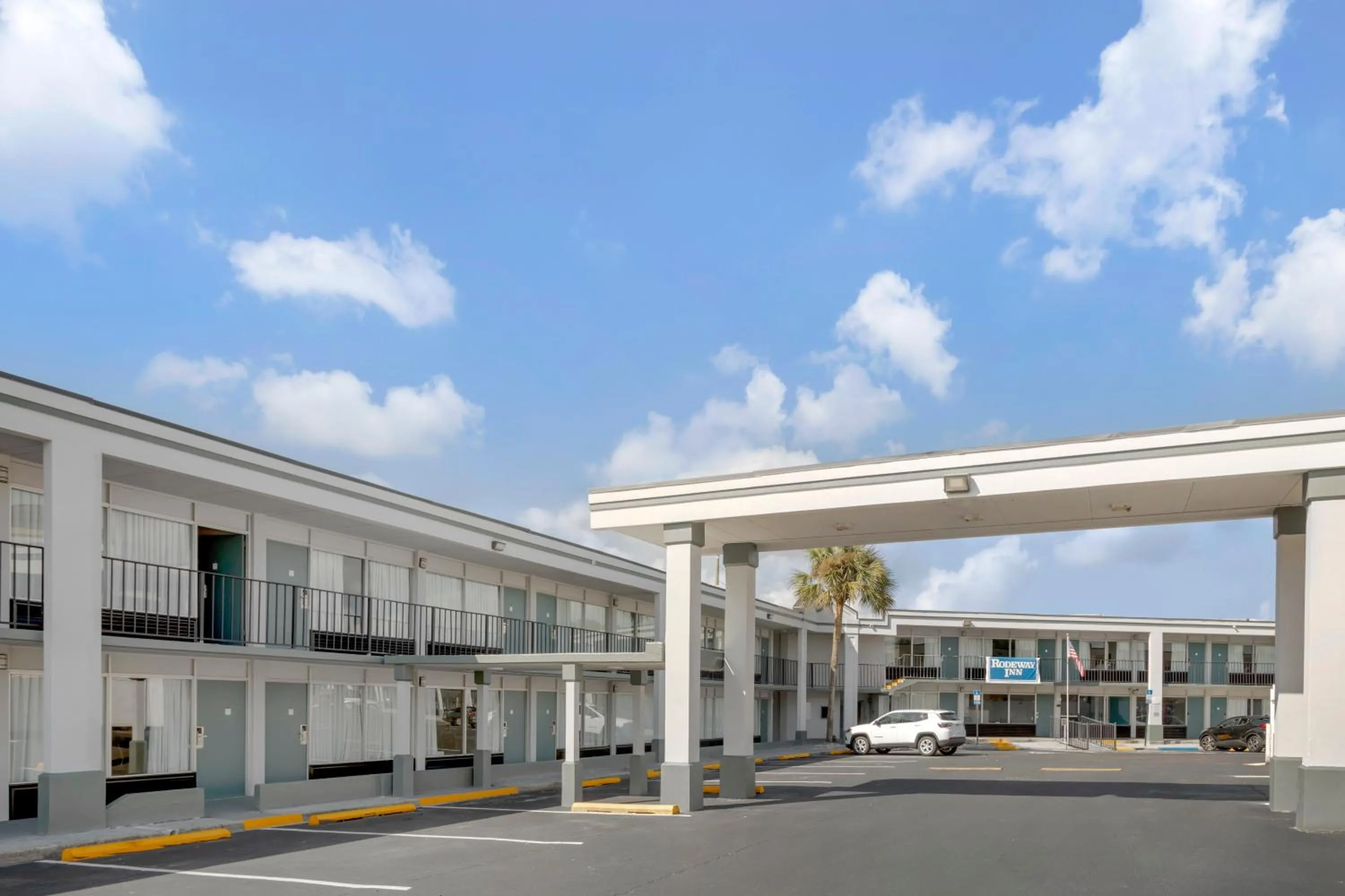 Parking in Rodeway Inn Orange Park - Jacksonville near Naval Air Station