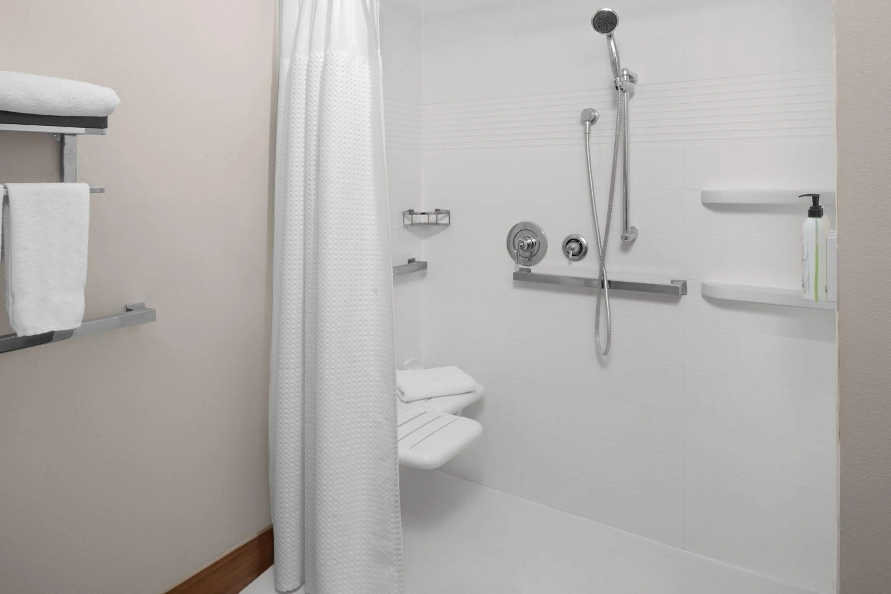 Bathroom in TownePlace Suites by Marriott Kingsville