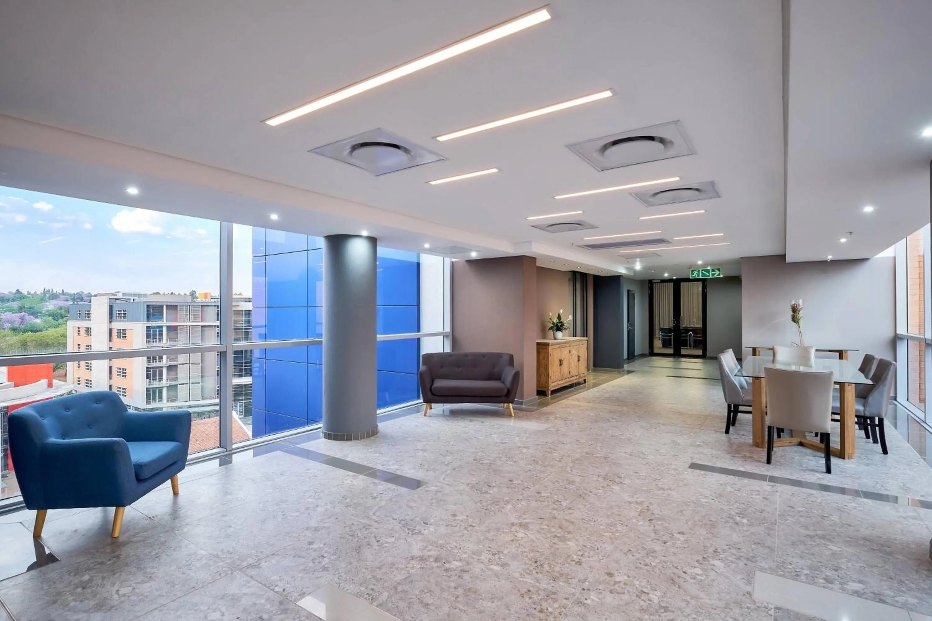 Meeting/conference room in Protea Hotel by Marriott Pretoria Loftus Park