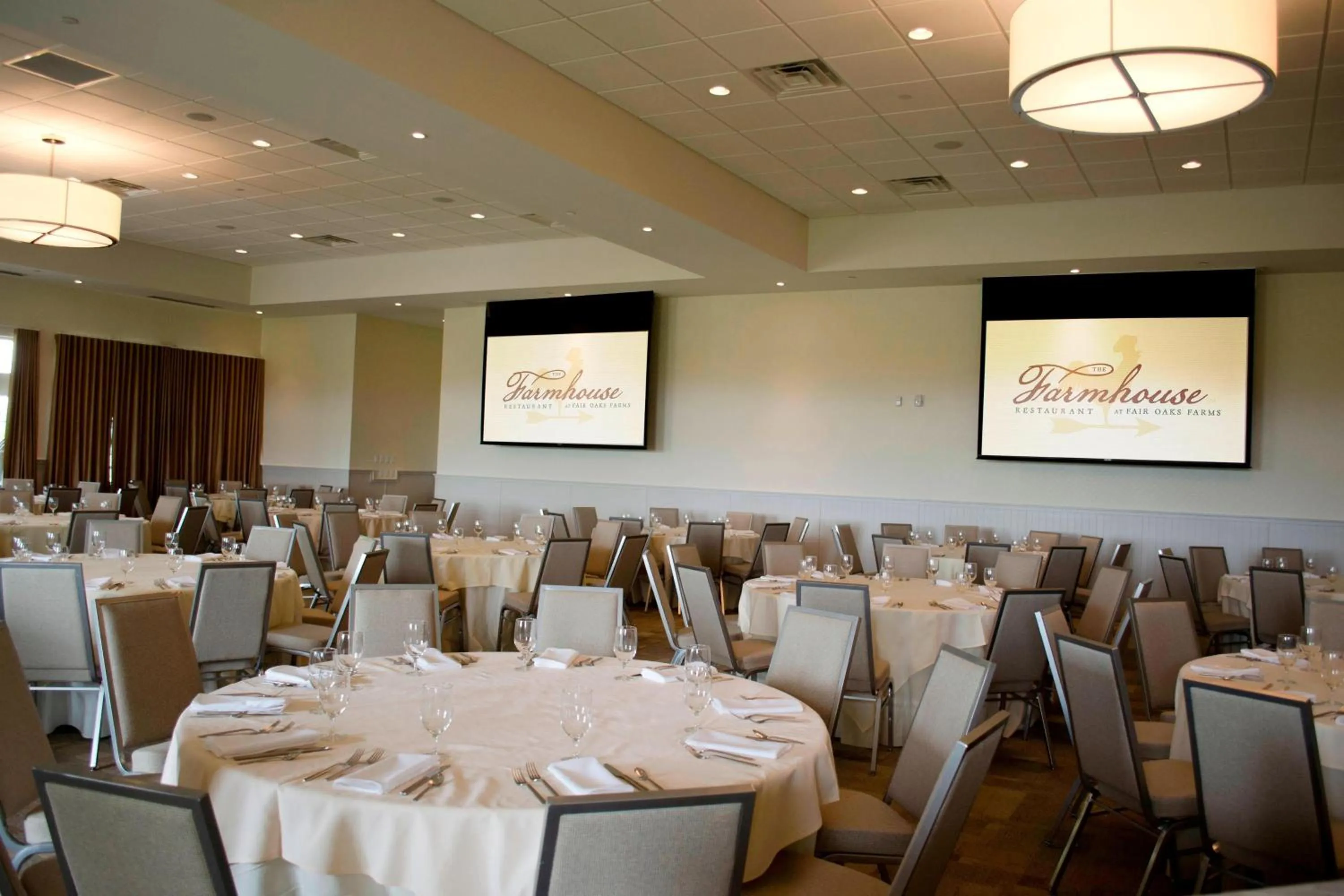 Meeting/conference room in Fairfield Inn & Suites by Marriott Fair Oaks Farms