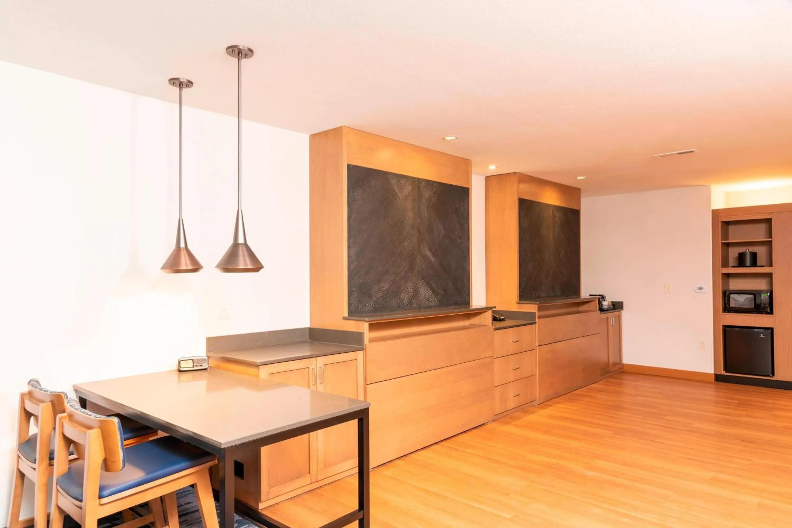 Photo of the whole room in Fairfield Inn & Suites by Marriott Fair Oaks Farms