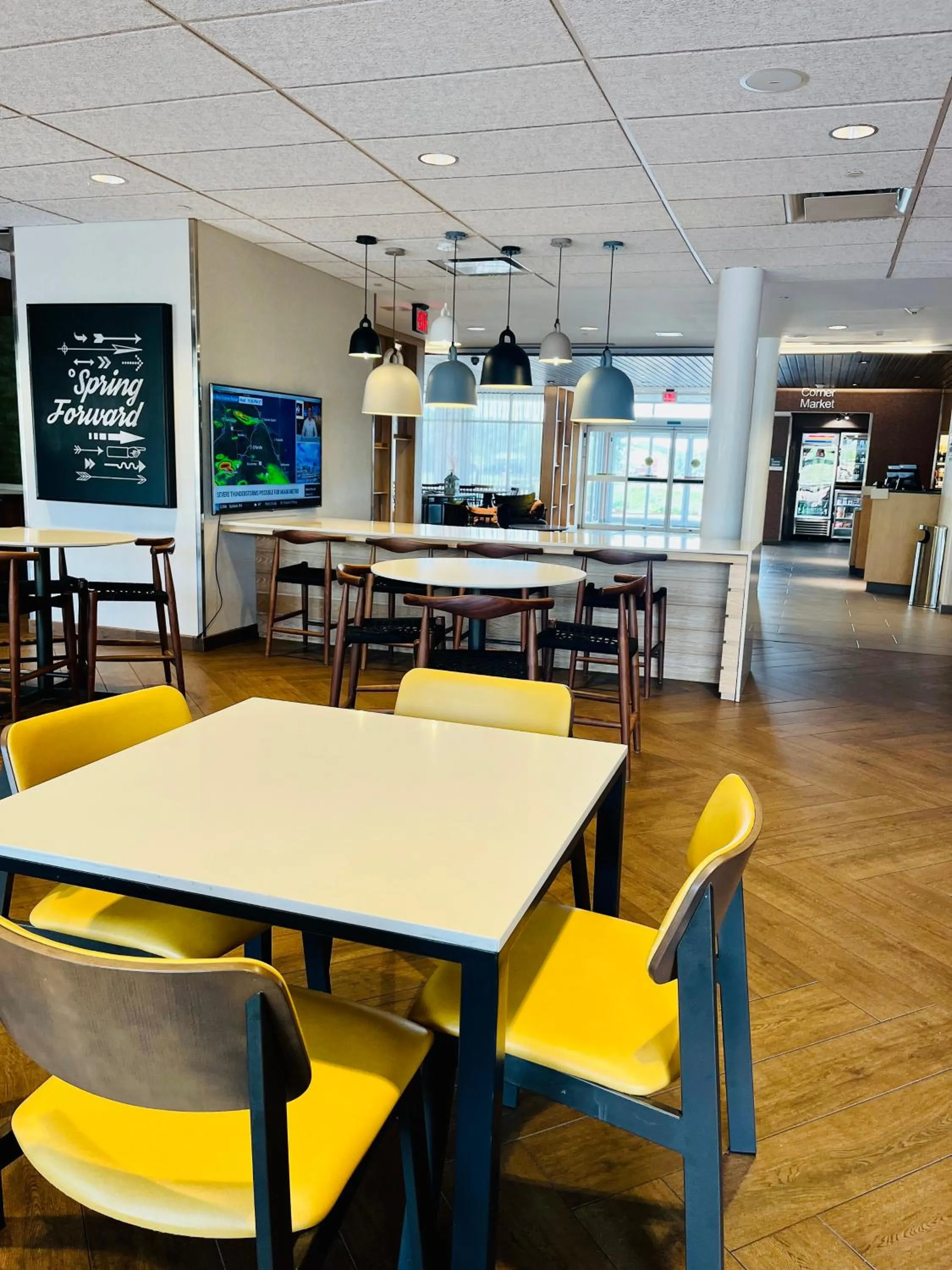 Breakfast in Fairfield Inn & Suites by Marriott Staunton