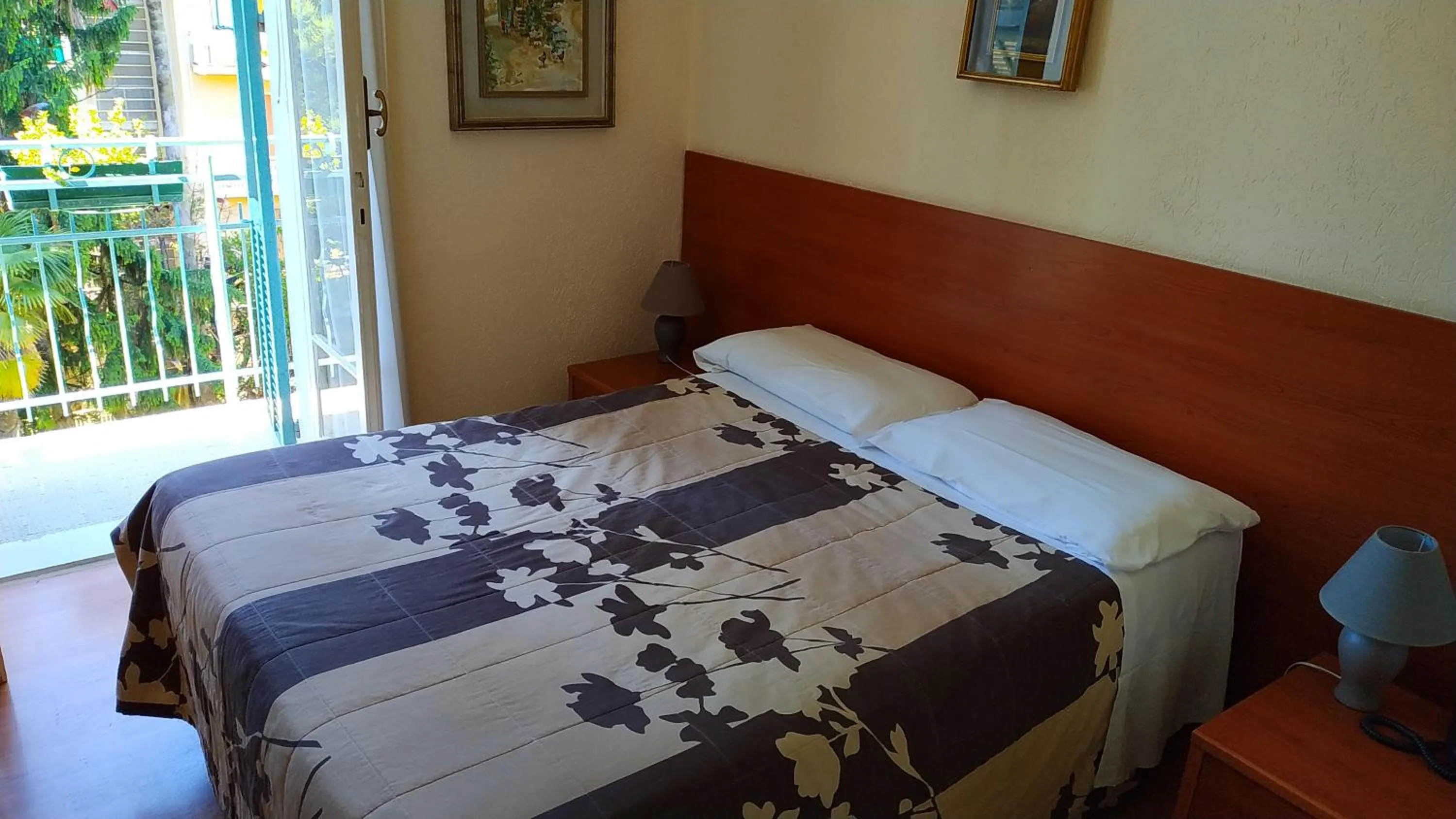 Bed in Hotel Lucciola
