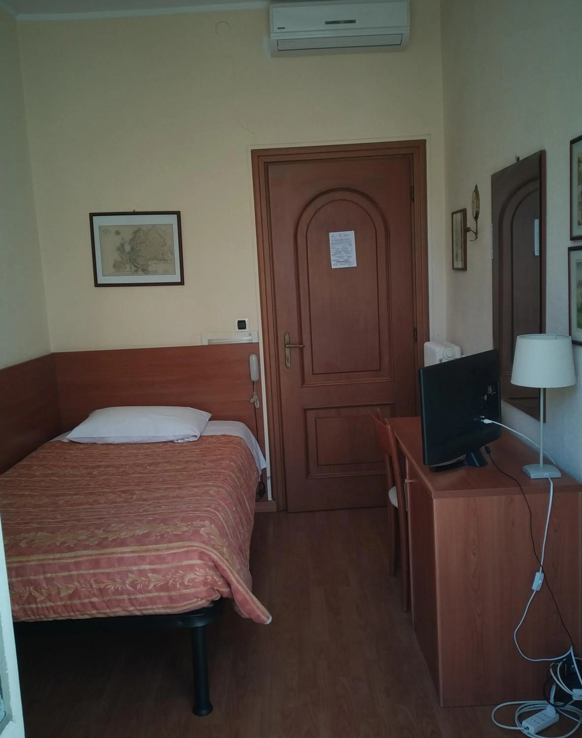 Bed in Hotel Lucciola