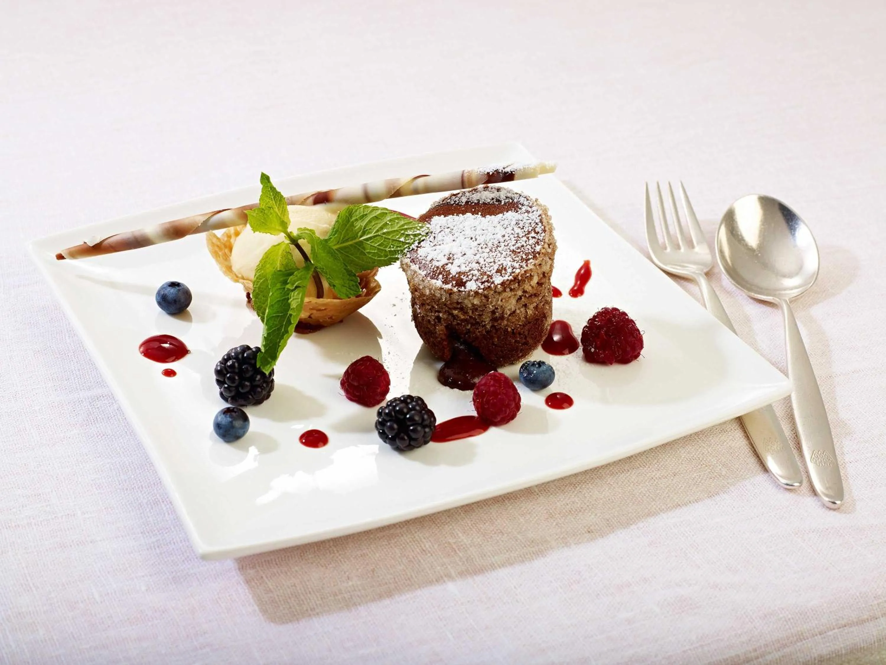 Food and drinks in Bellevue Parkhotel & Spa - Relais & Châteaux