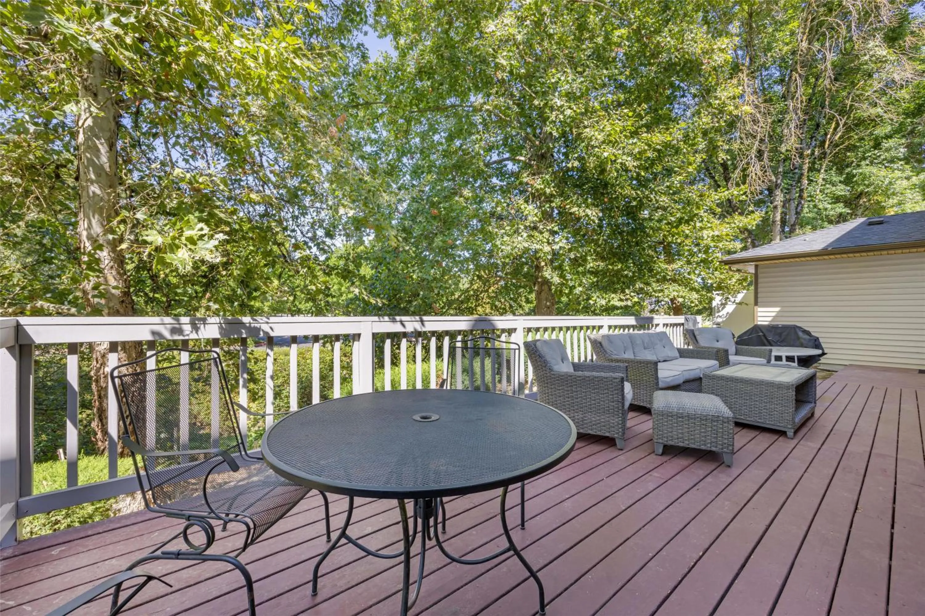 Property building in Best Western Plus Prairie Inn