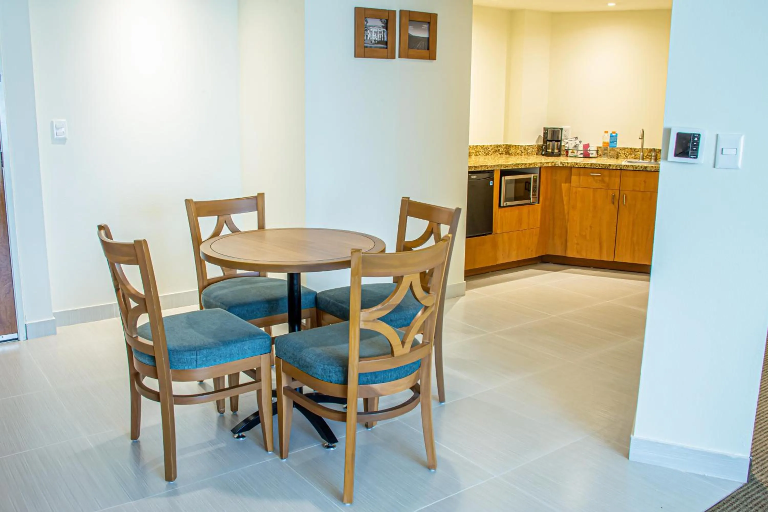 Photo of the whole room in Hampton by Hilton Guadalajara Expo