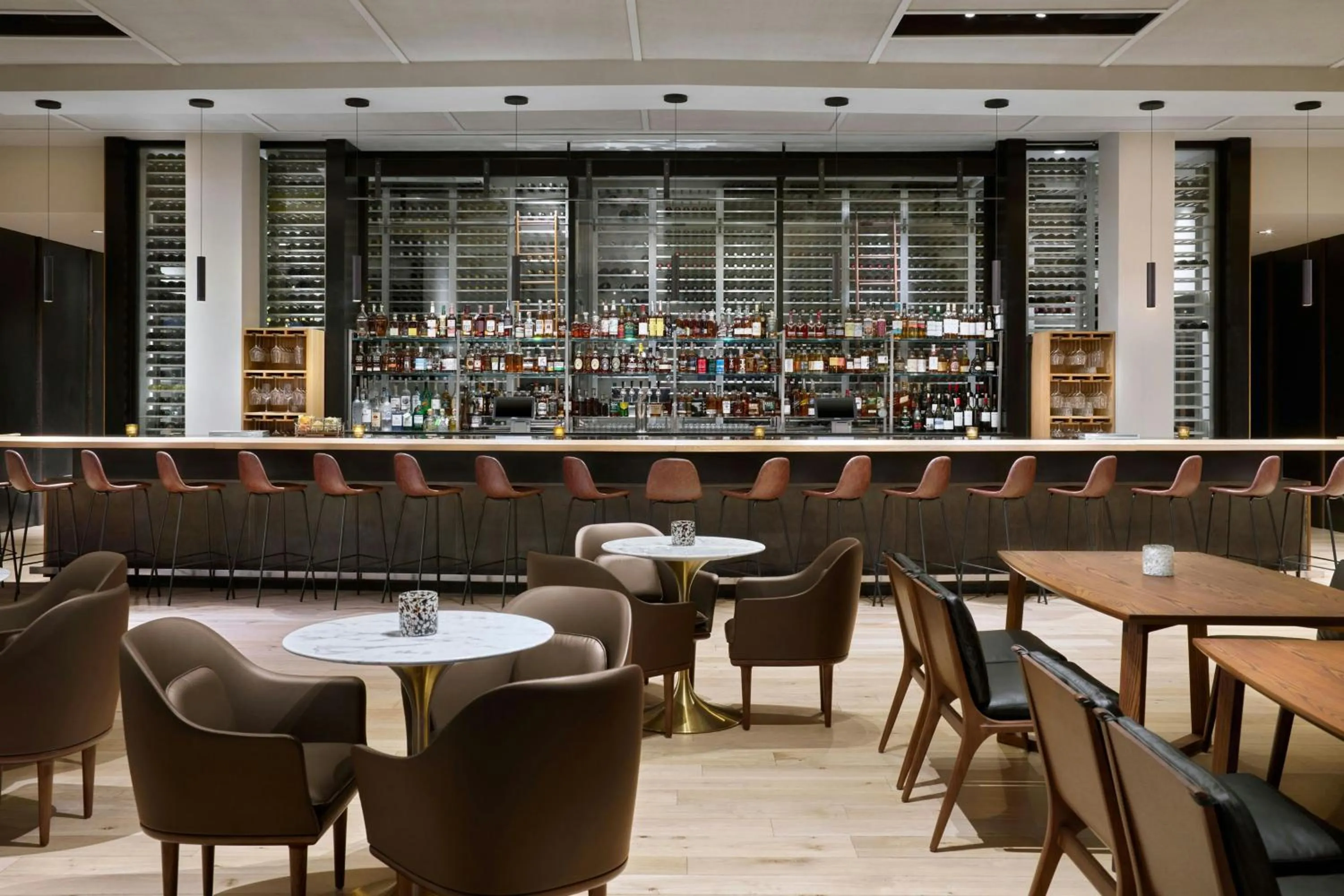 Lounge or bar in The Westin Riverfront Resort & Spa, Avon, Vail Valley