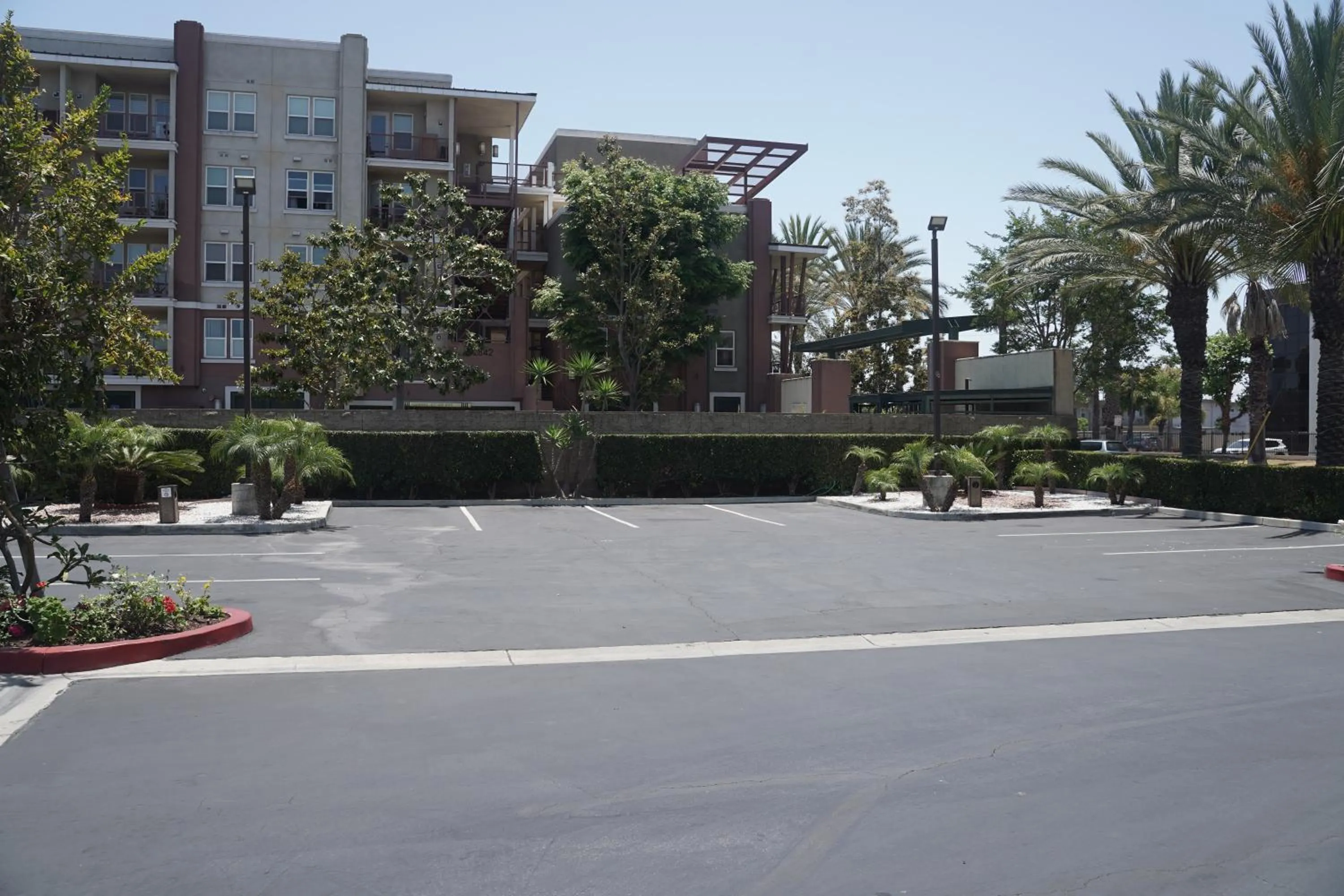 Parking in Harbor Inn & Suites