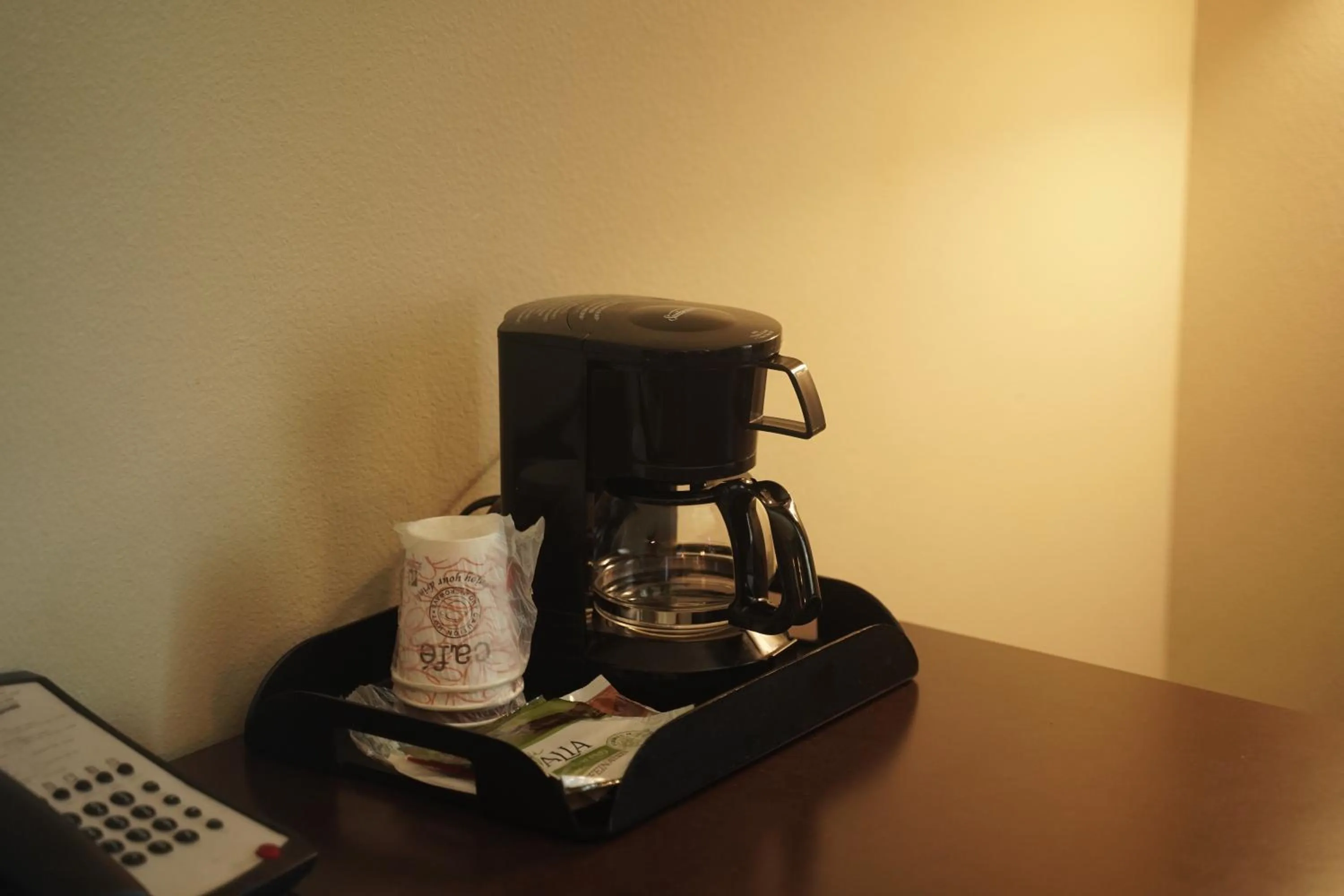 Coffee/tea facilities in Harbor Inn & Suites