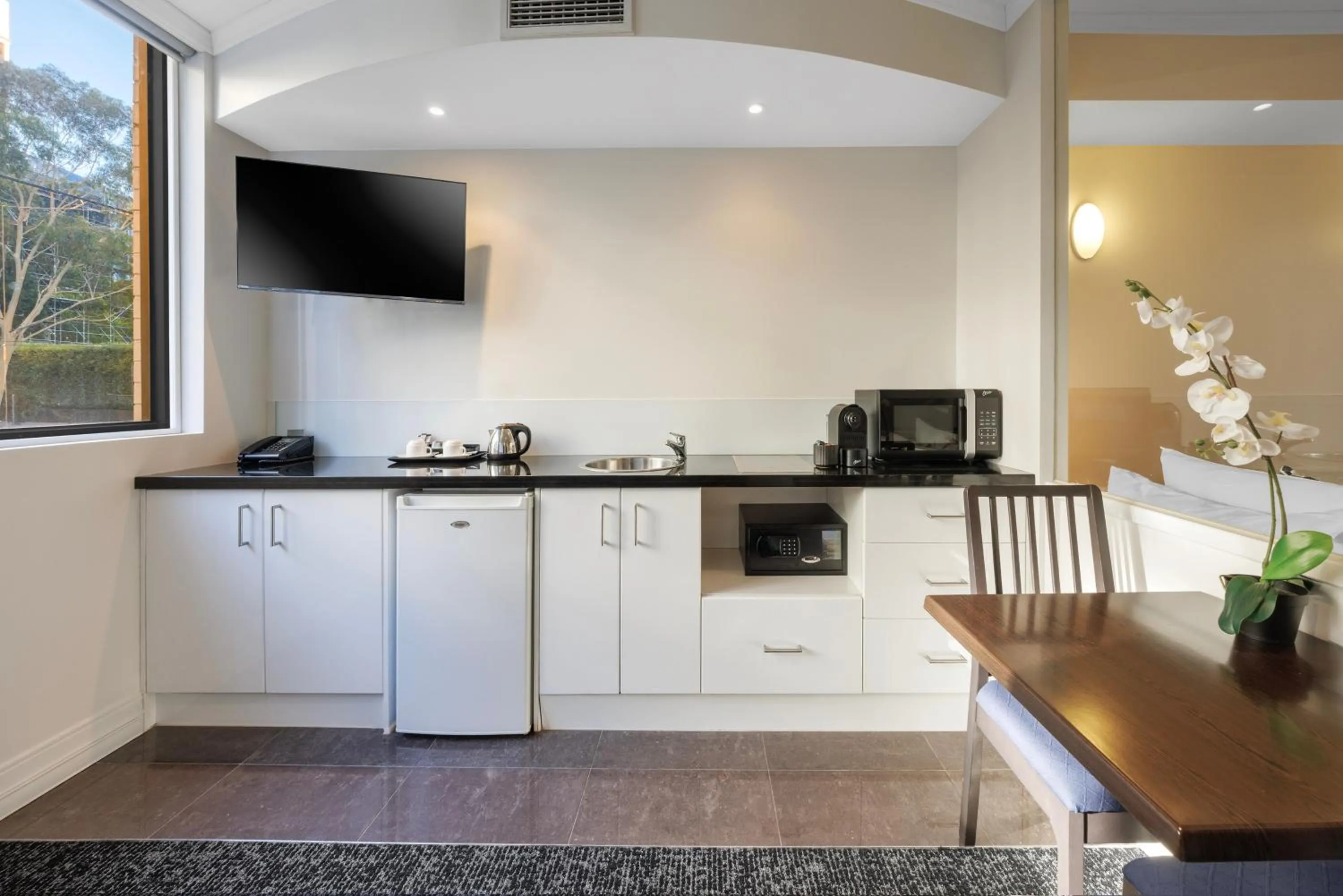 Kitchen or kitchenette in Great Southern Hotel Melbourne