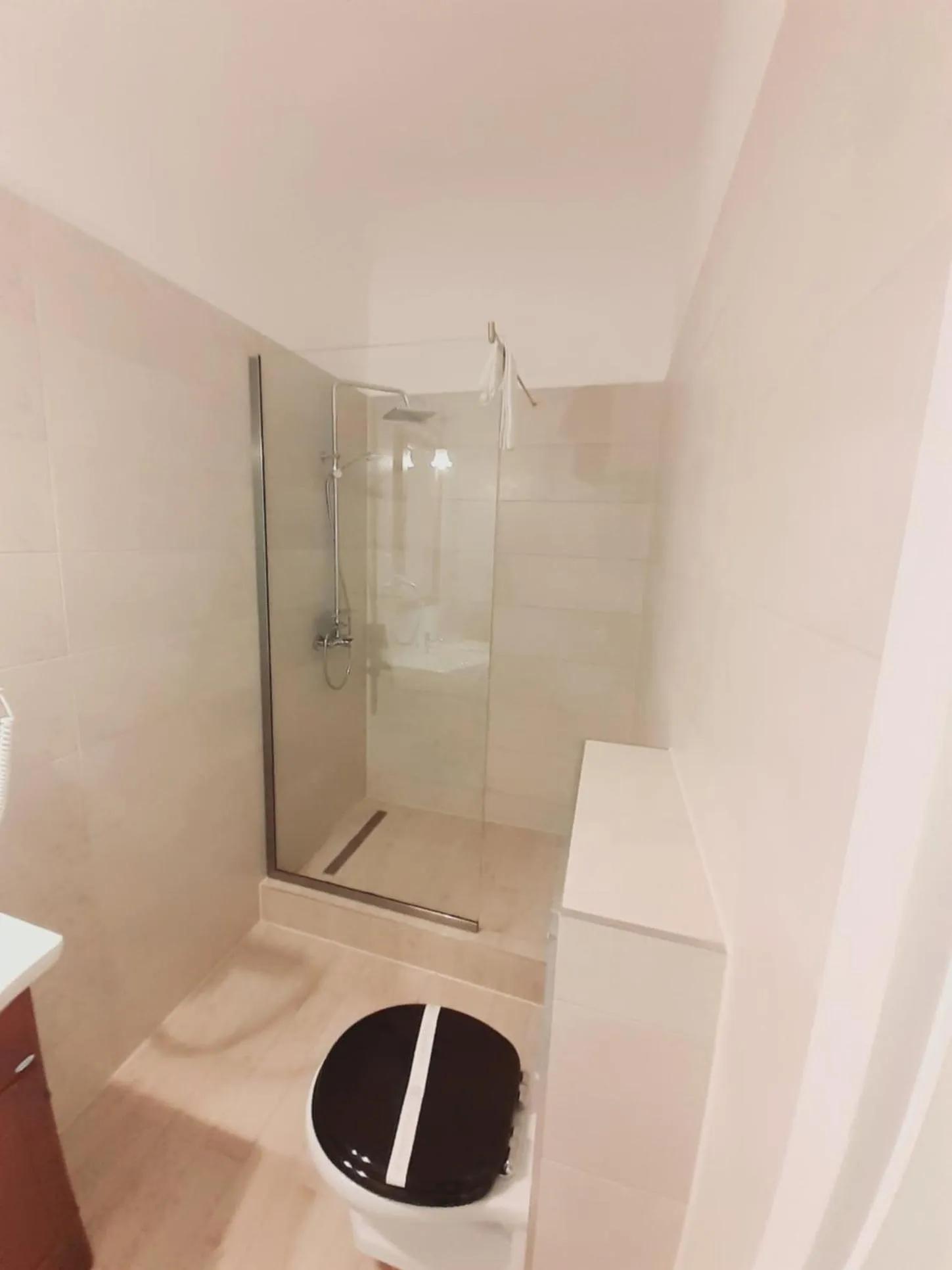 Shower in Hotel Casa Wagner