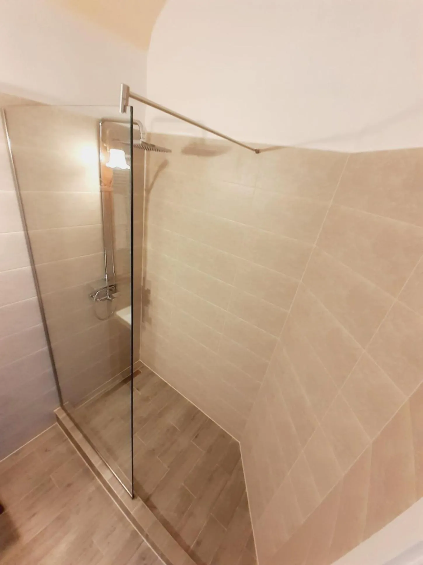 Shower in Hotel Casa Wagner