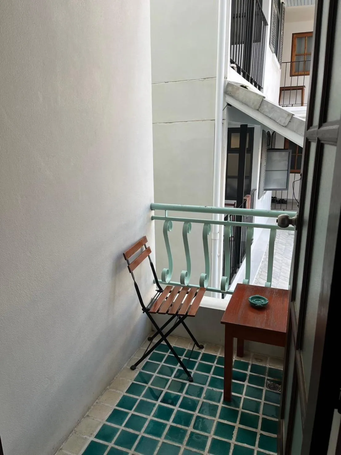 Balcony/Terrace in Sripat Guesthouse SHA Extra Plus