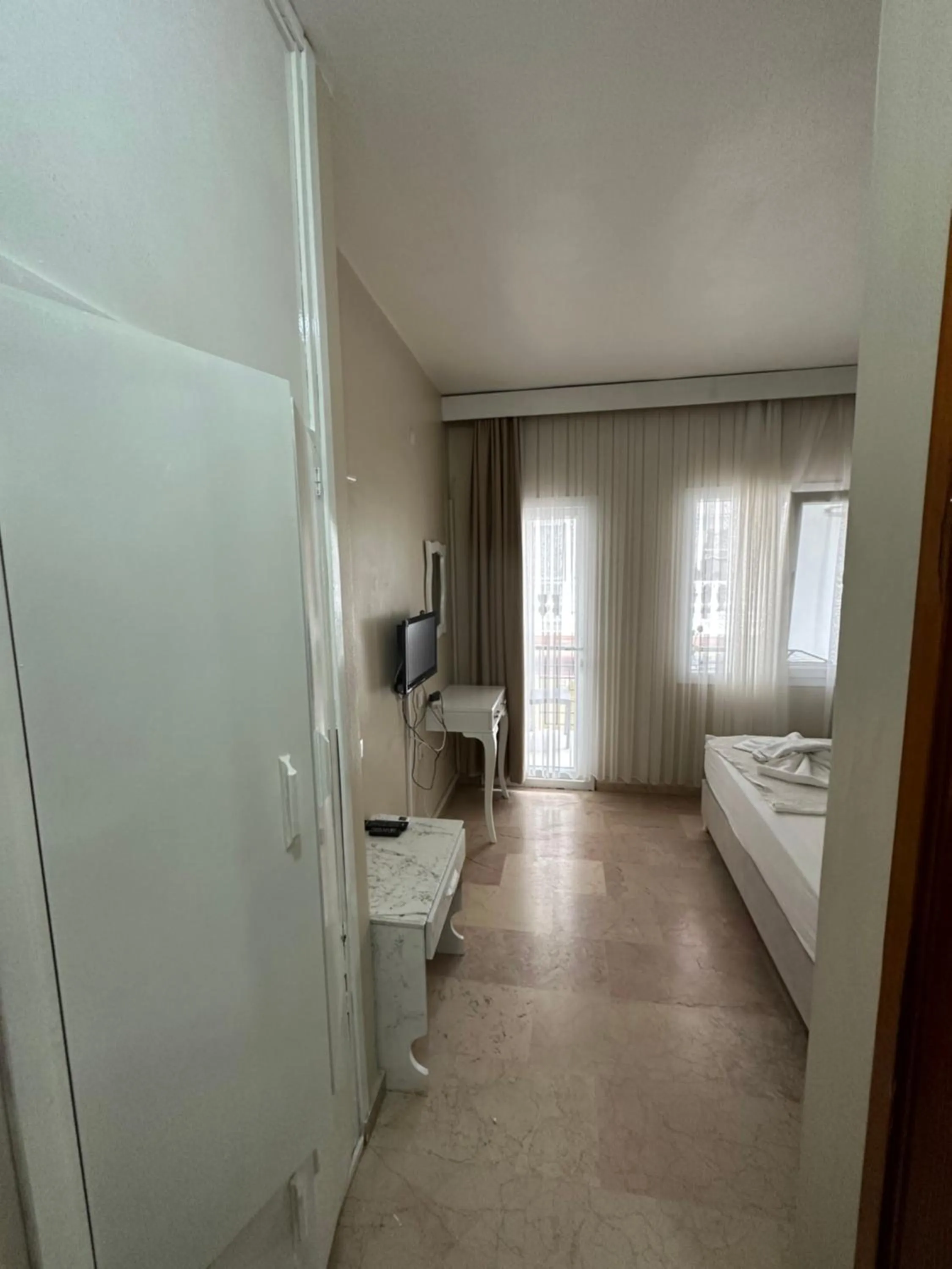 Koz Eren Otel Çeşme