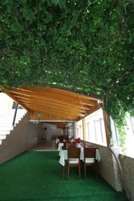 Restaurant/places to eat in Koz Eren Otel Çeşme