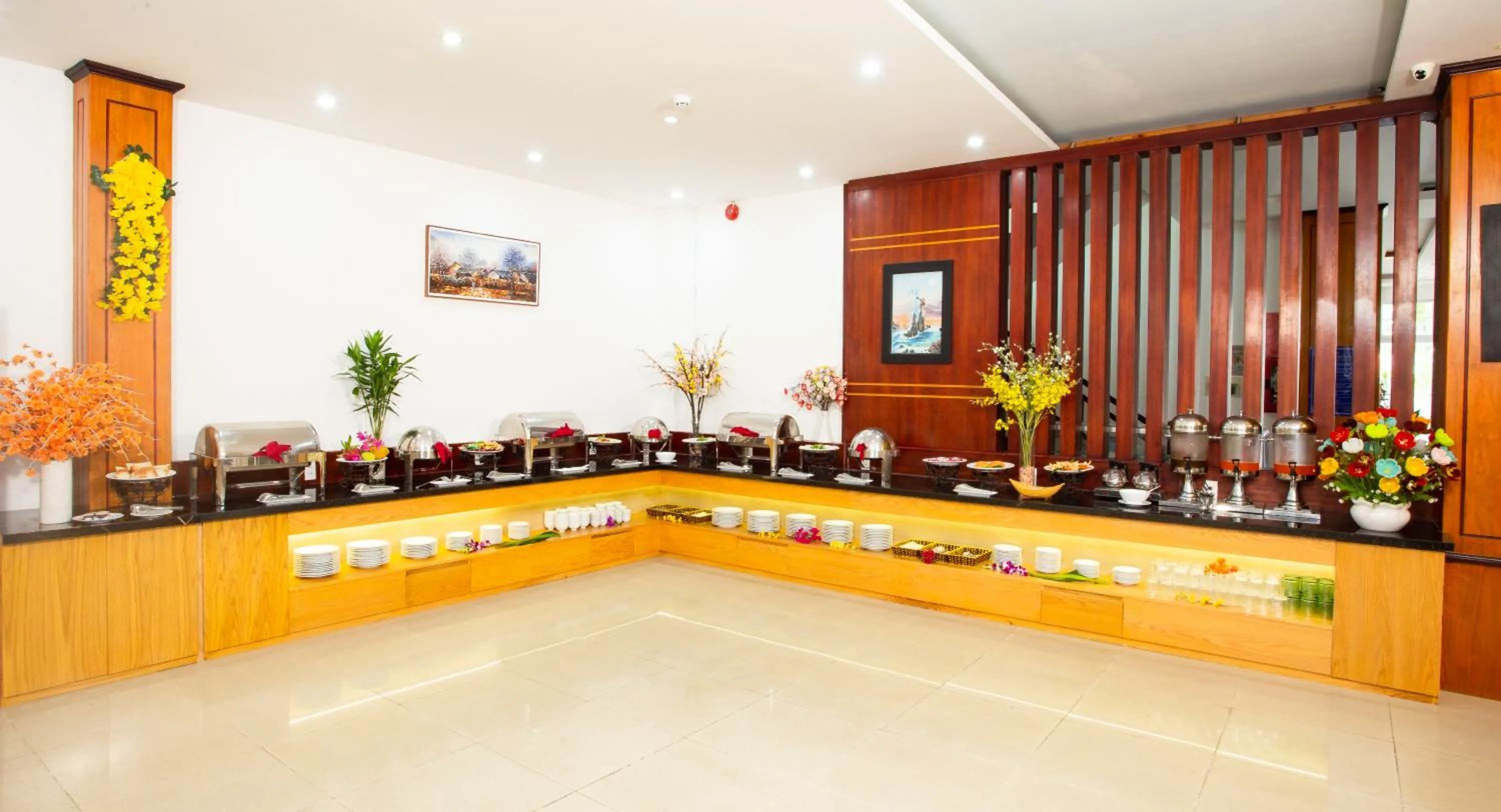 Restaurant/places to eat in Gold Stars Hotel