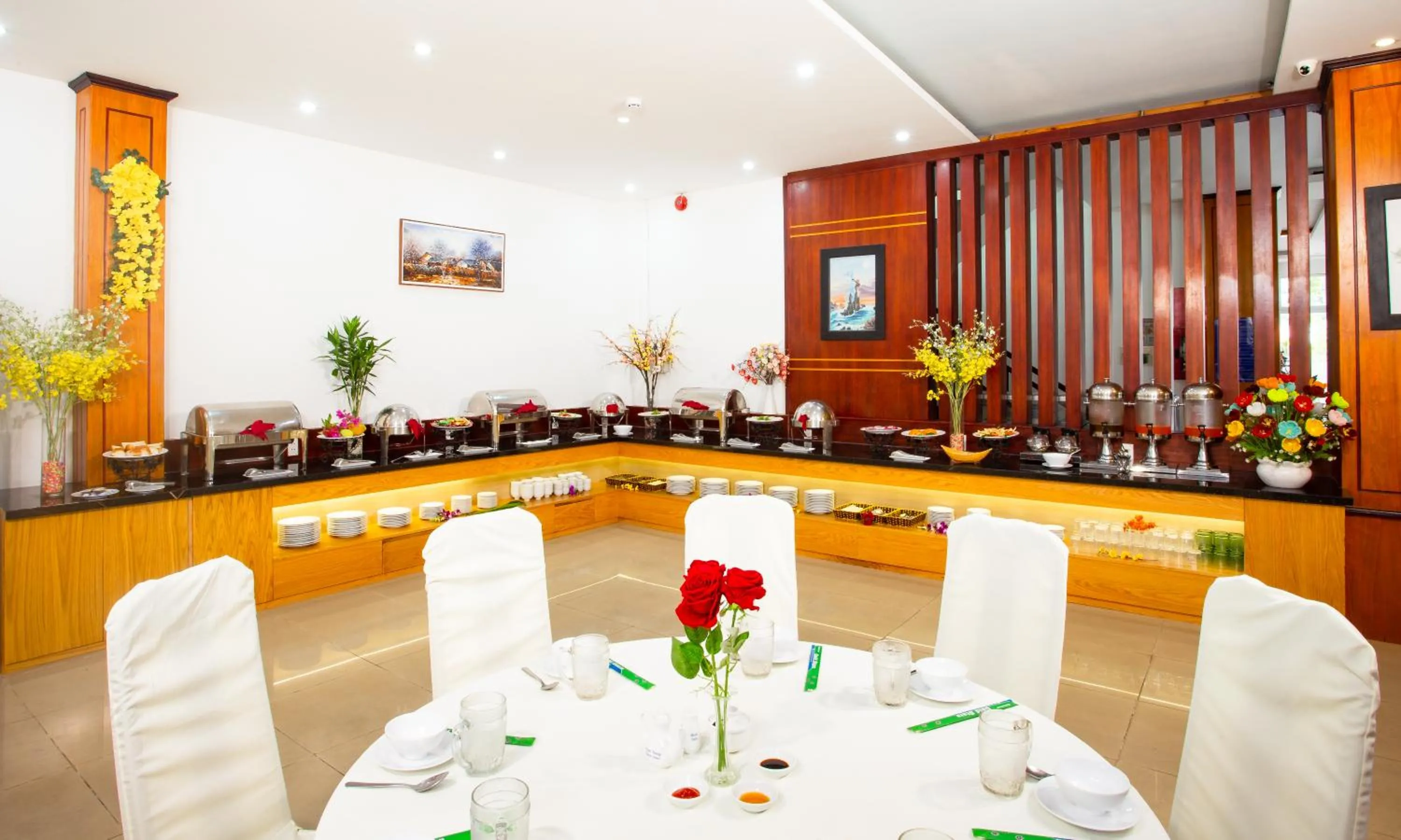 Restaurant/places to eat in Gold Stars Hotel