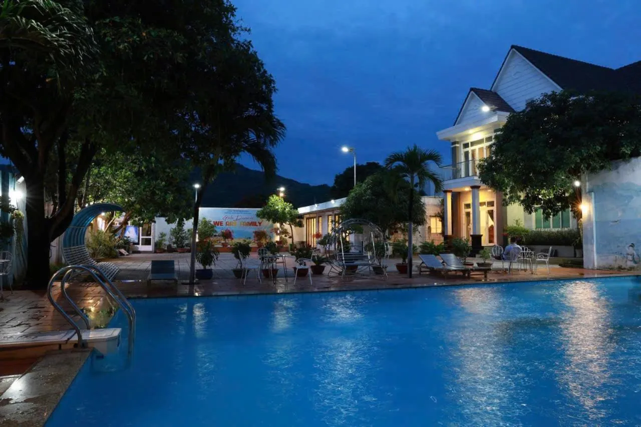 Swimming pool in Gold Stars Hotel