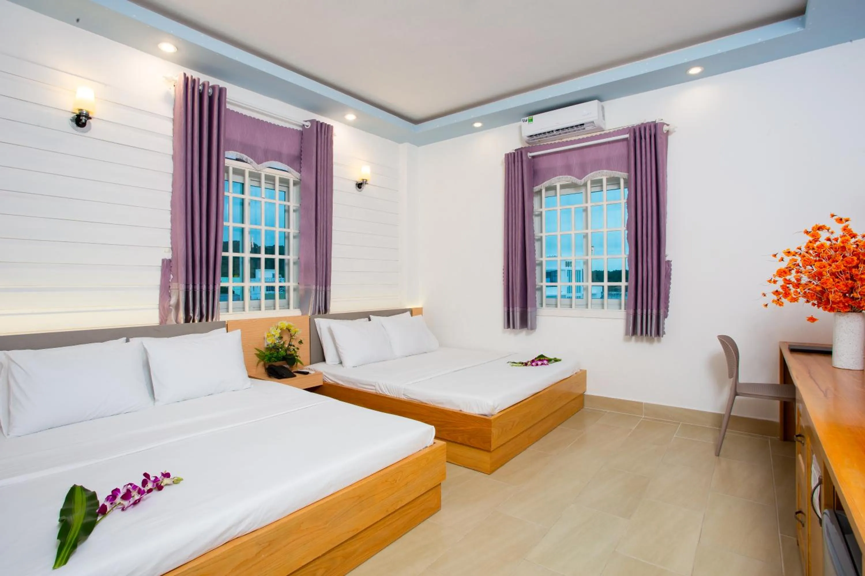 Bedroom, Bed in Gold Stars Hotel