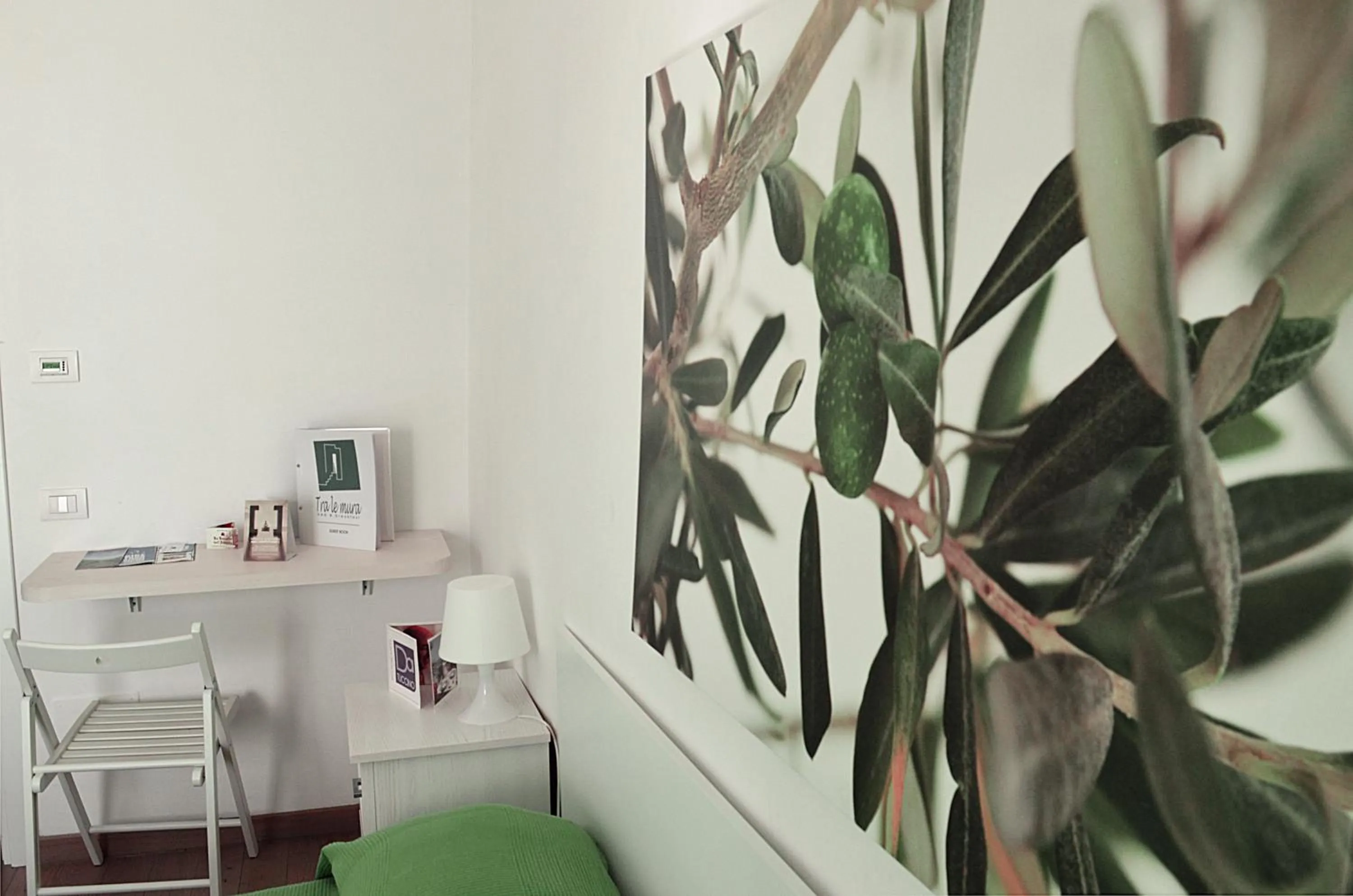 Decorative detail in Tra le Mura