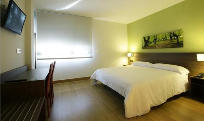 Bed in Aginaga Hotela