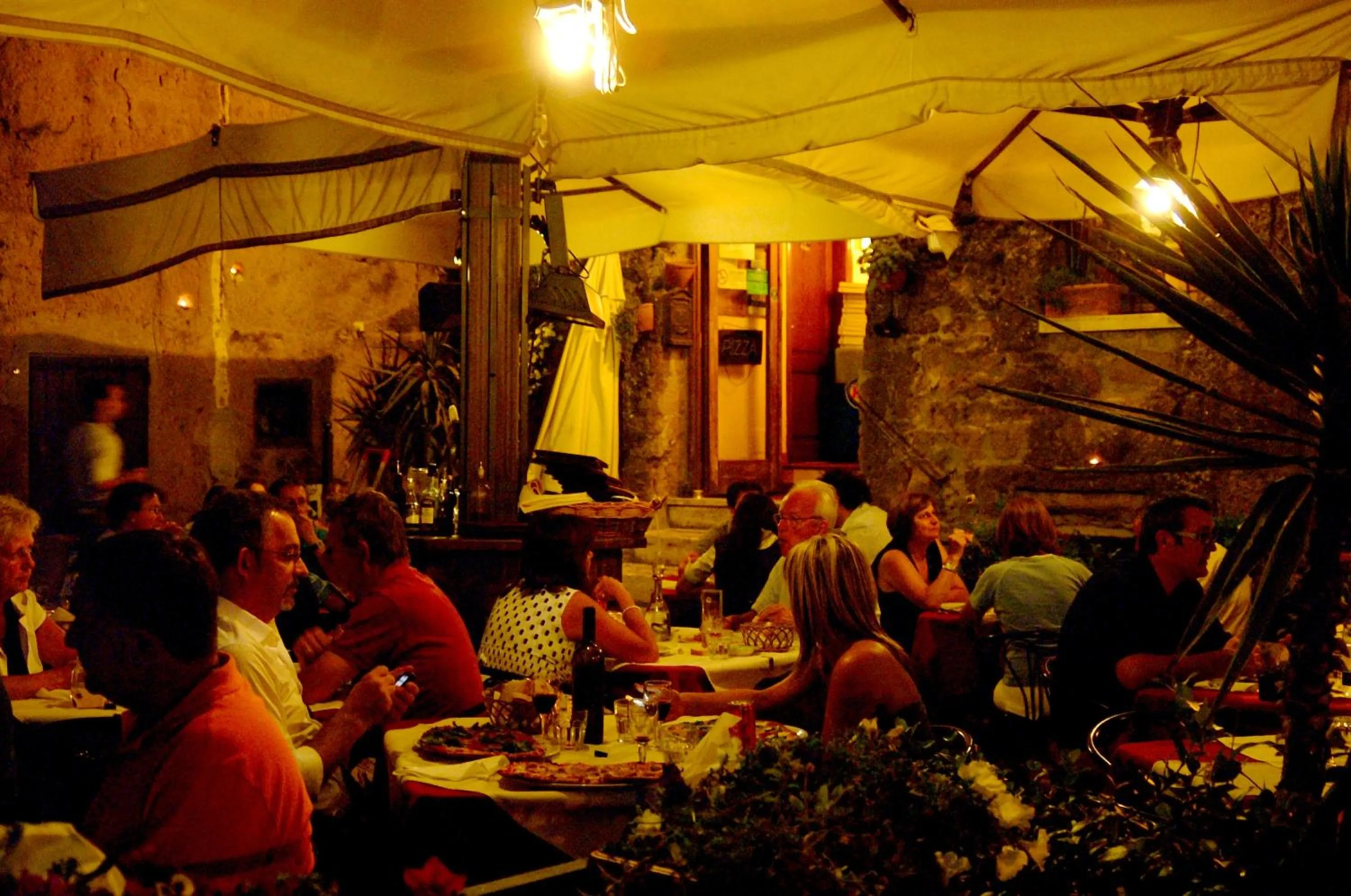 Restaurant/places to eat in Affittacamere La Magica Torre