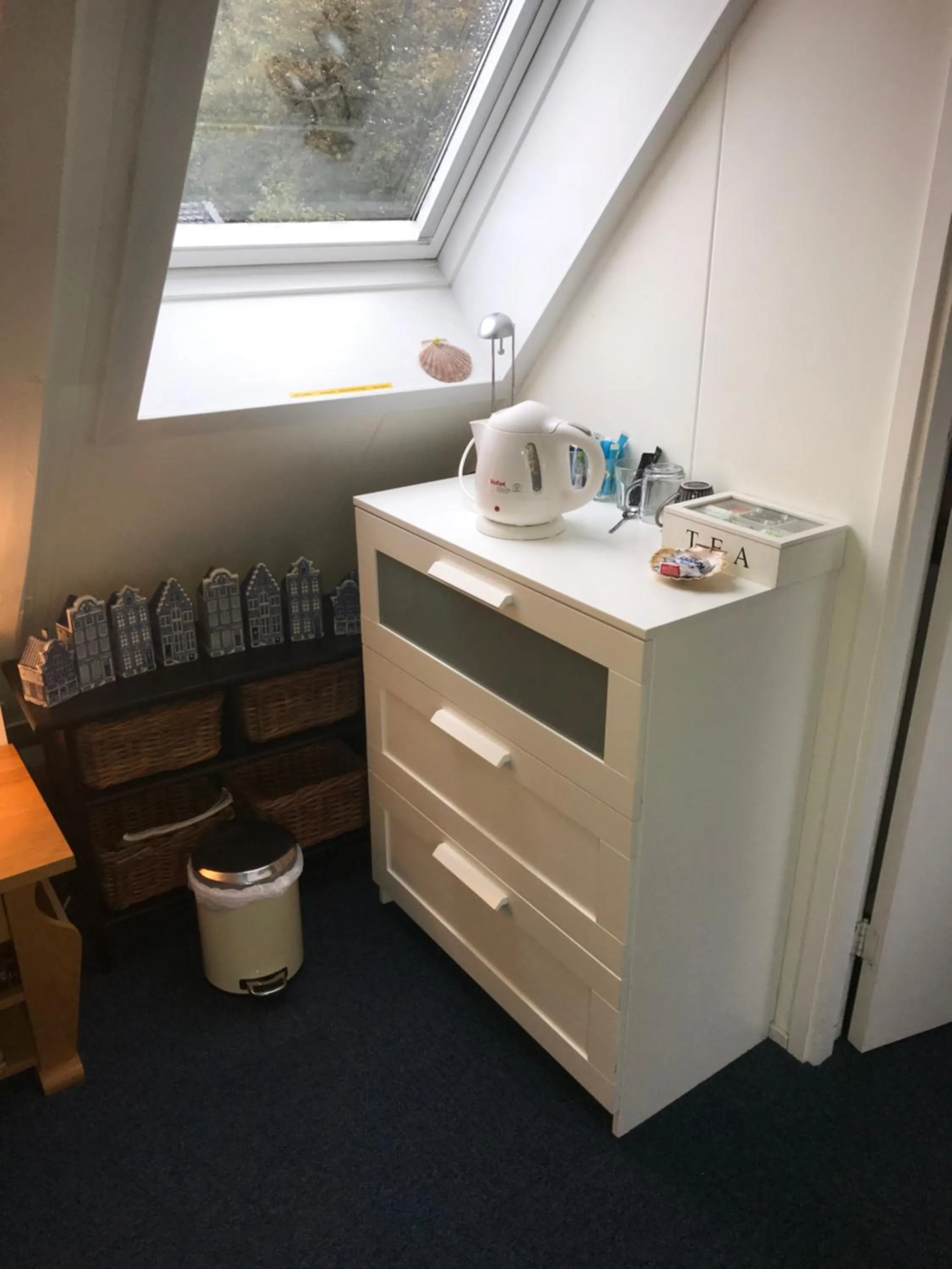 Coffee/tea facilities in B&B De Duinhoek