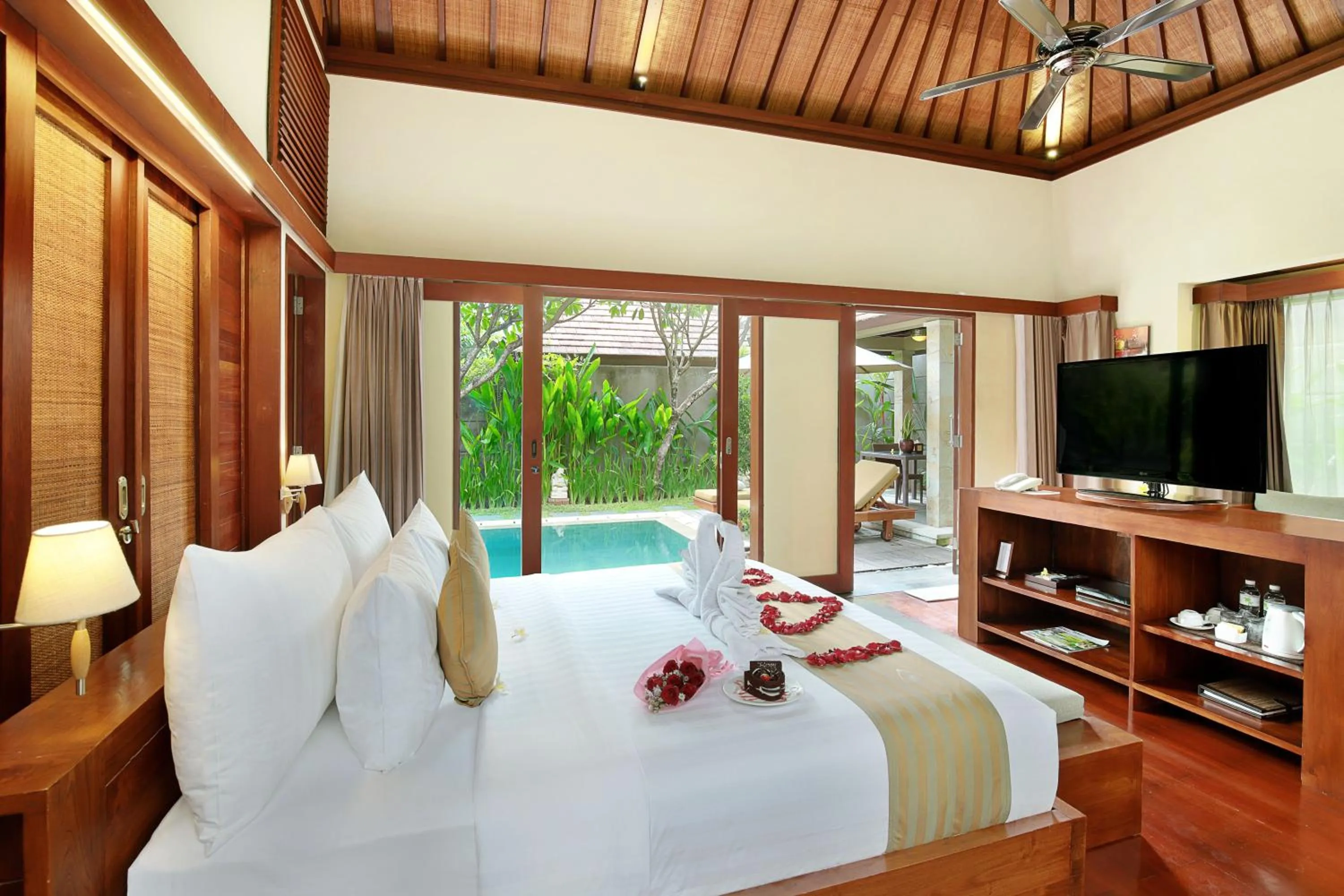 Bed in Nyuh Bali Villas