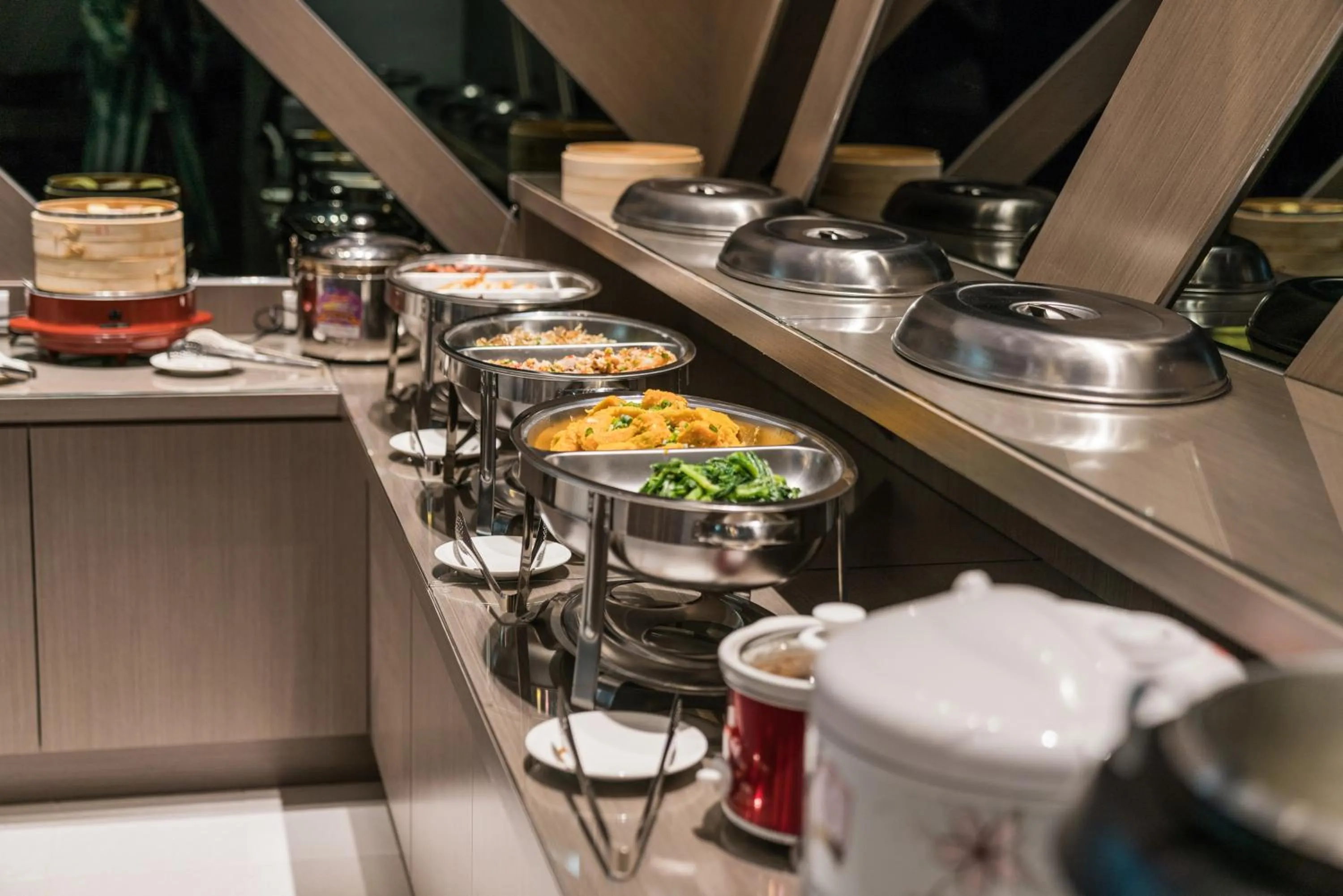 Breakfast in High Cloud Motel