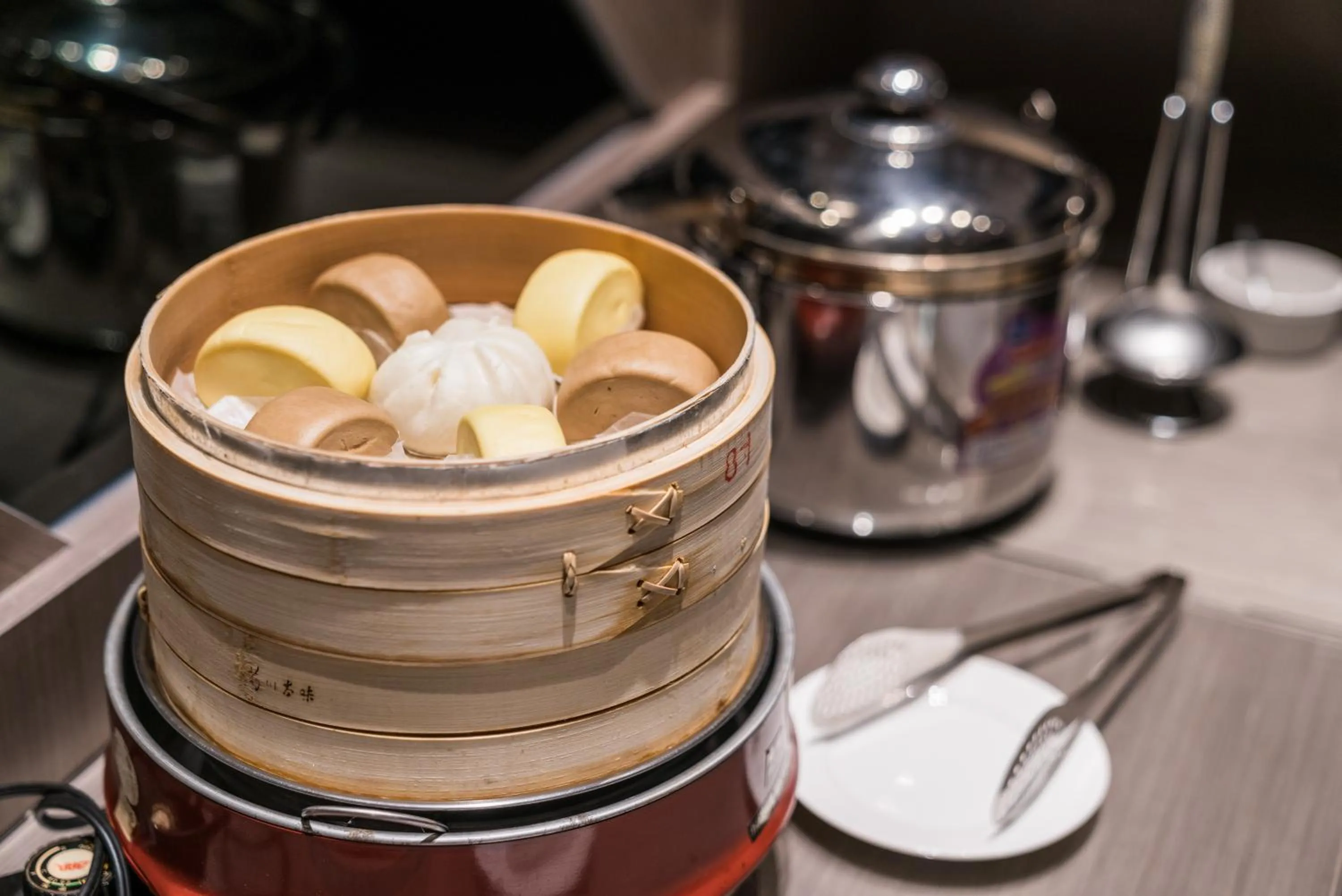 Breakfast in High Cloud Motel