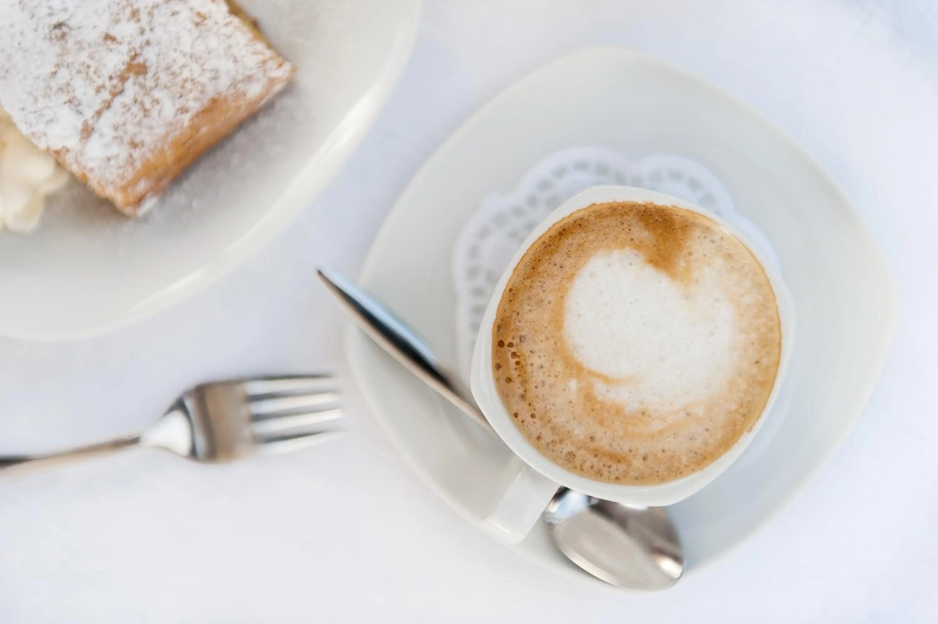 Restaurant/places to eat in Burgus - Design Suites & Apartments