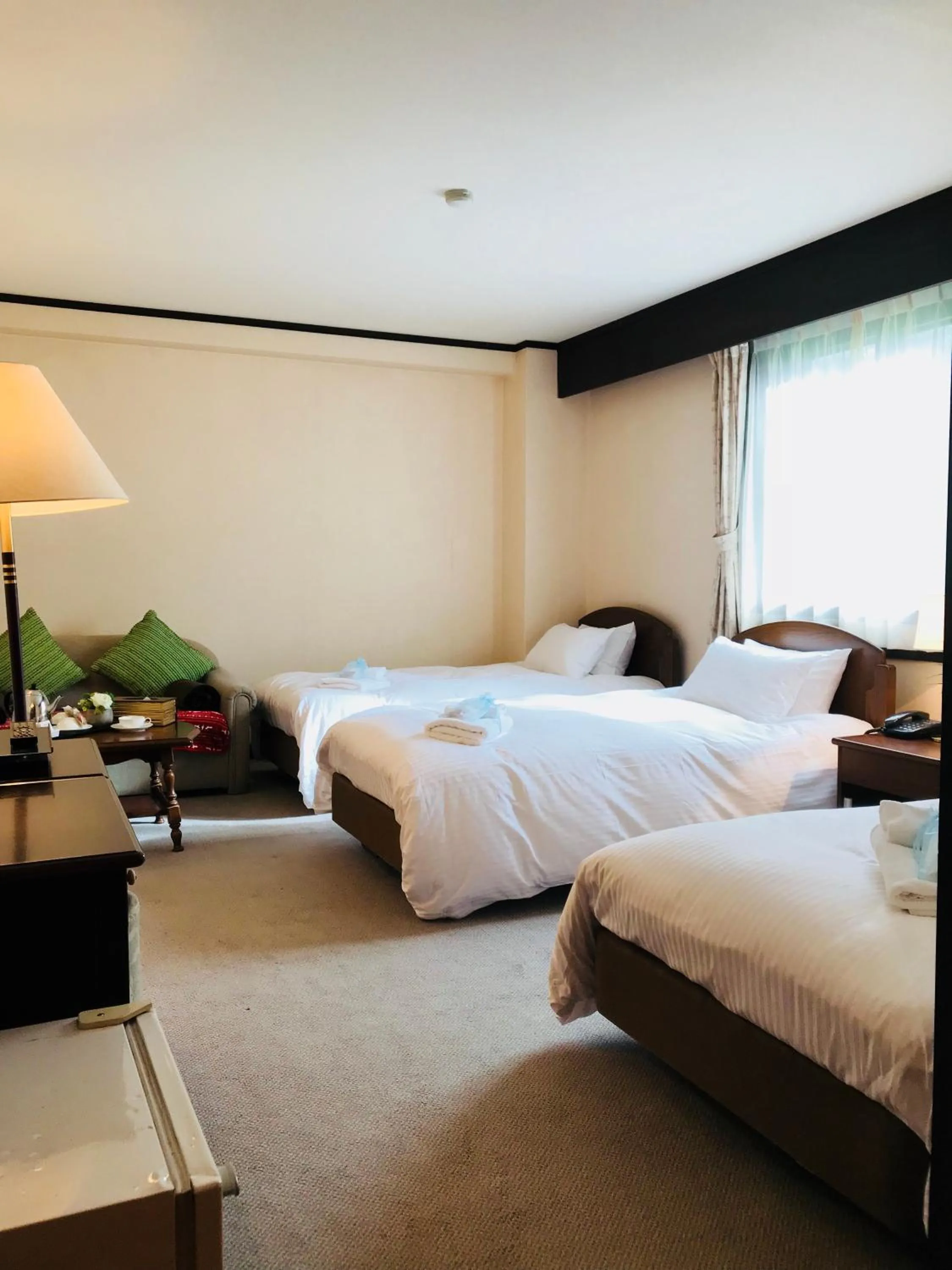 Photo of the whole room, Bed in Shakespeare Hotel