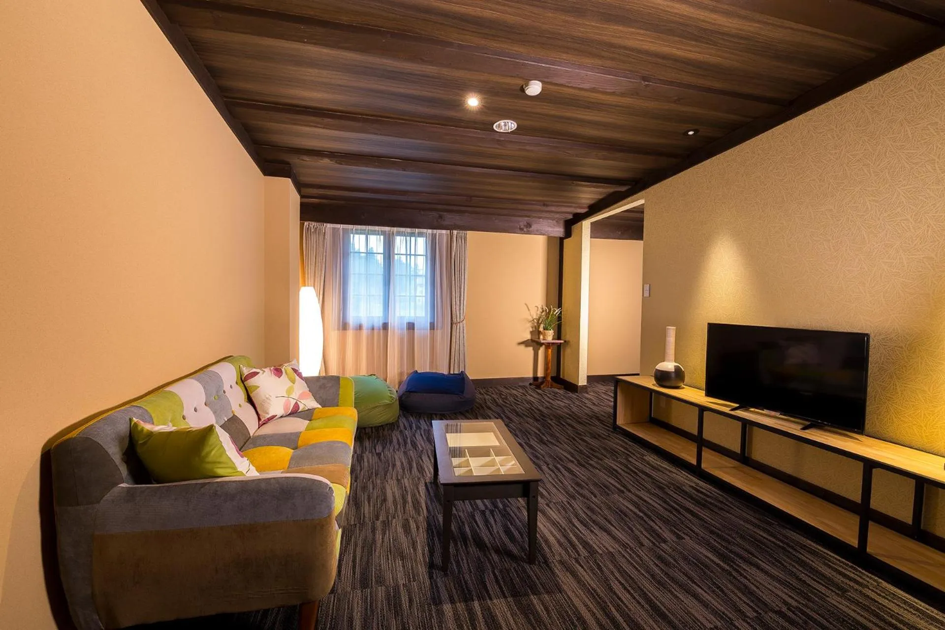 Living room in Shakespeare Hotel