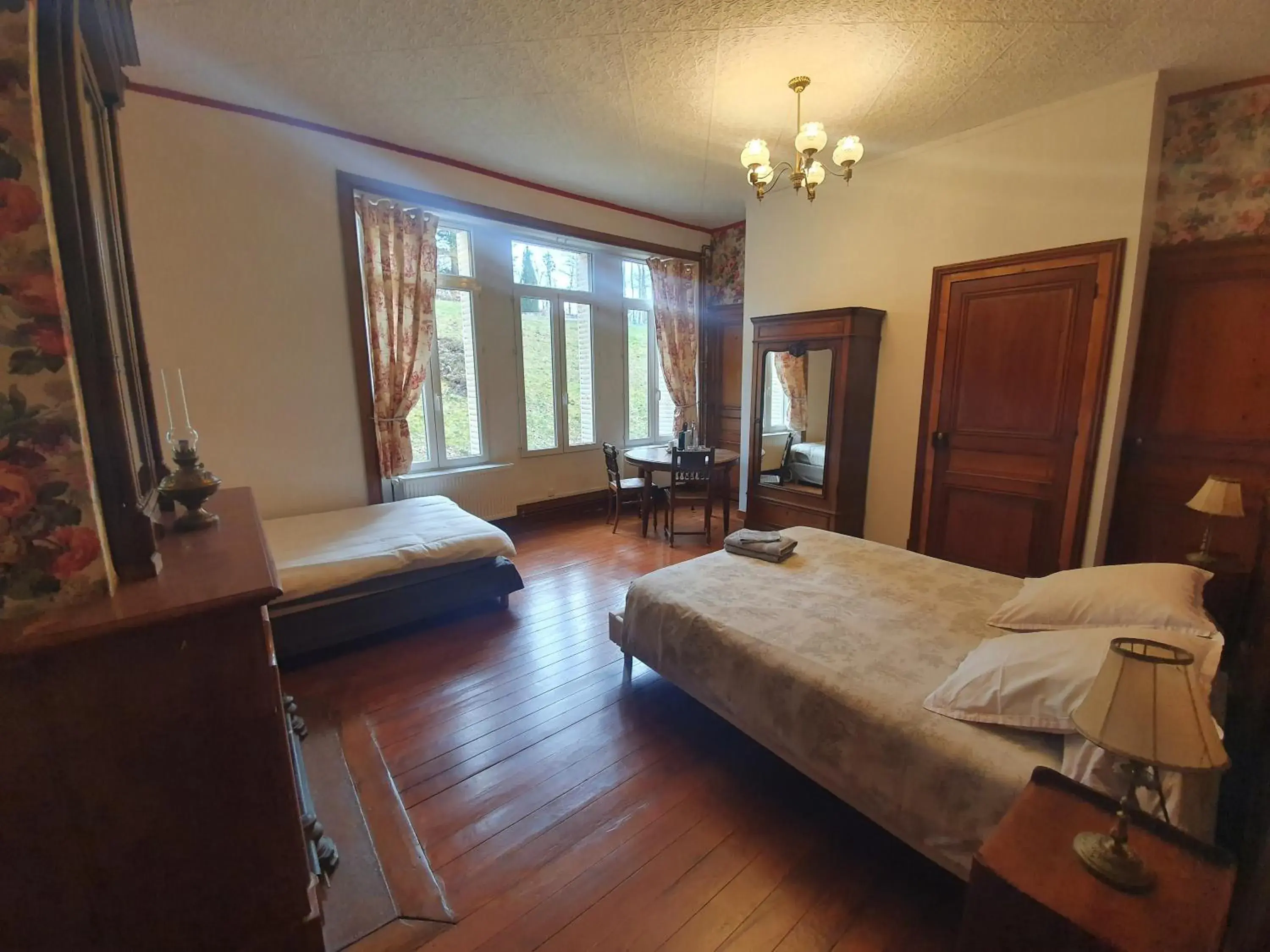 Double Room in Chateau de Bonnevaux Double Room in Chateau de Bonnevaux