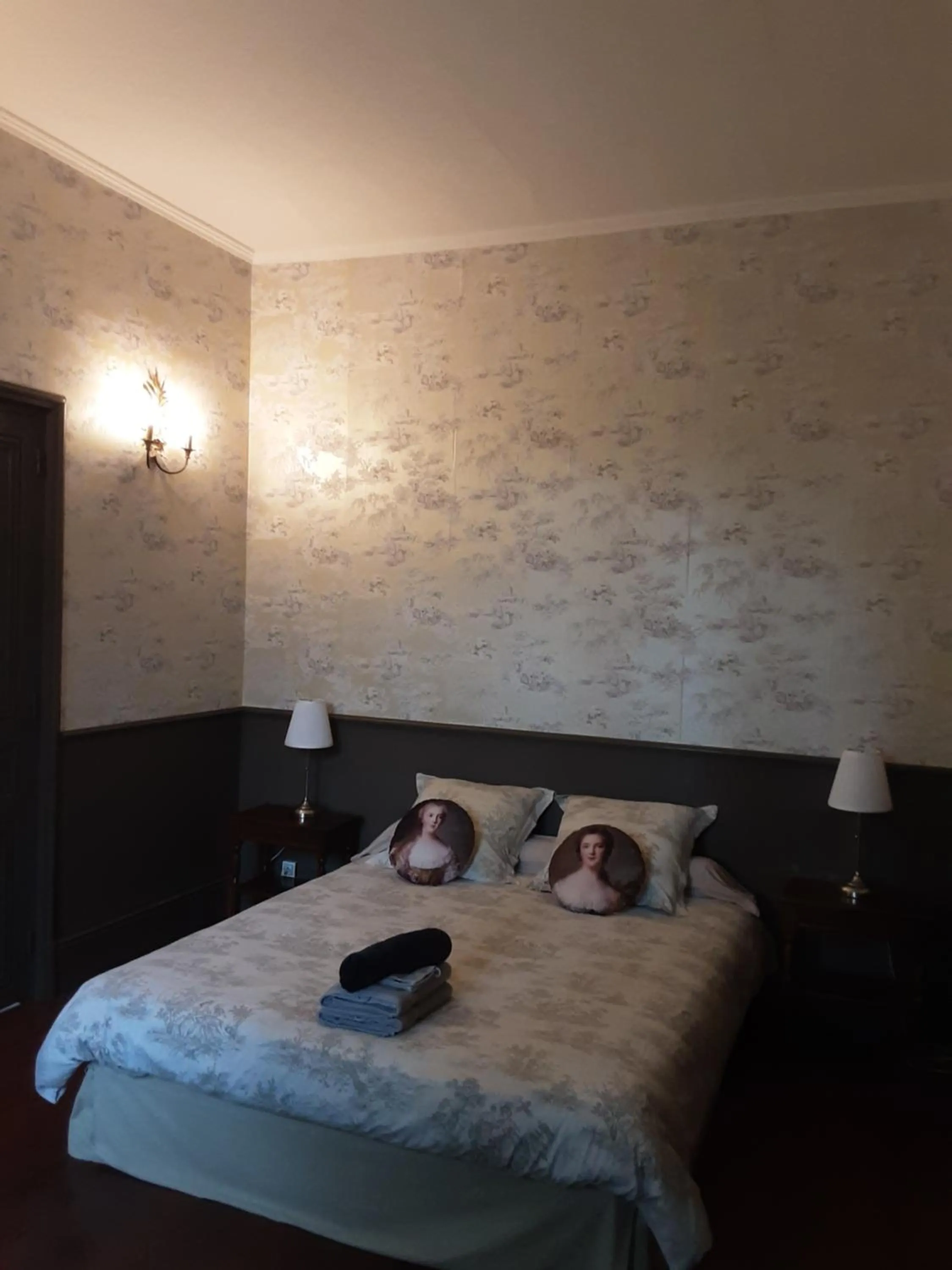 Bed in Chateau de Bonnevaux