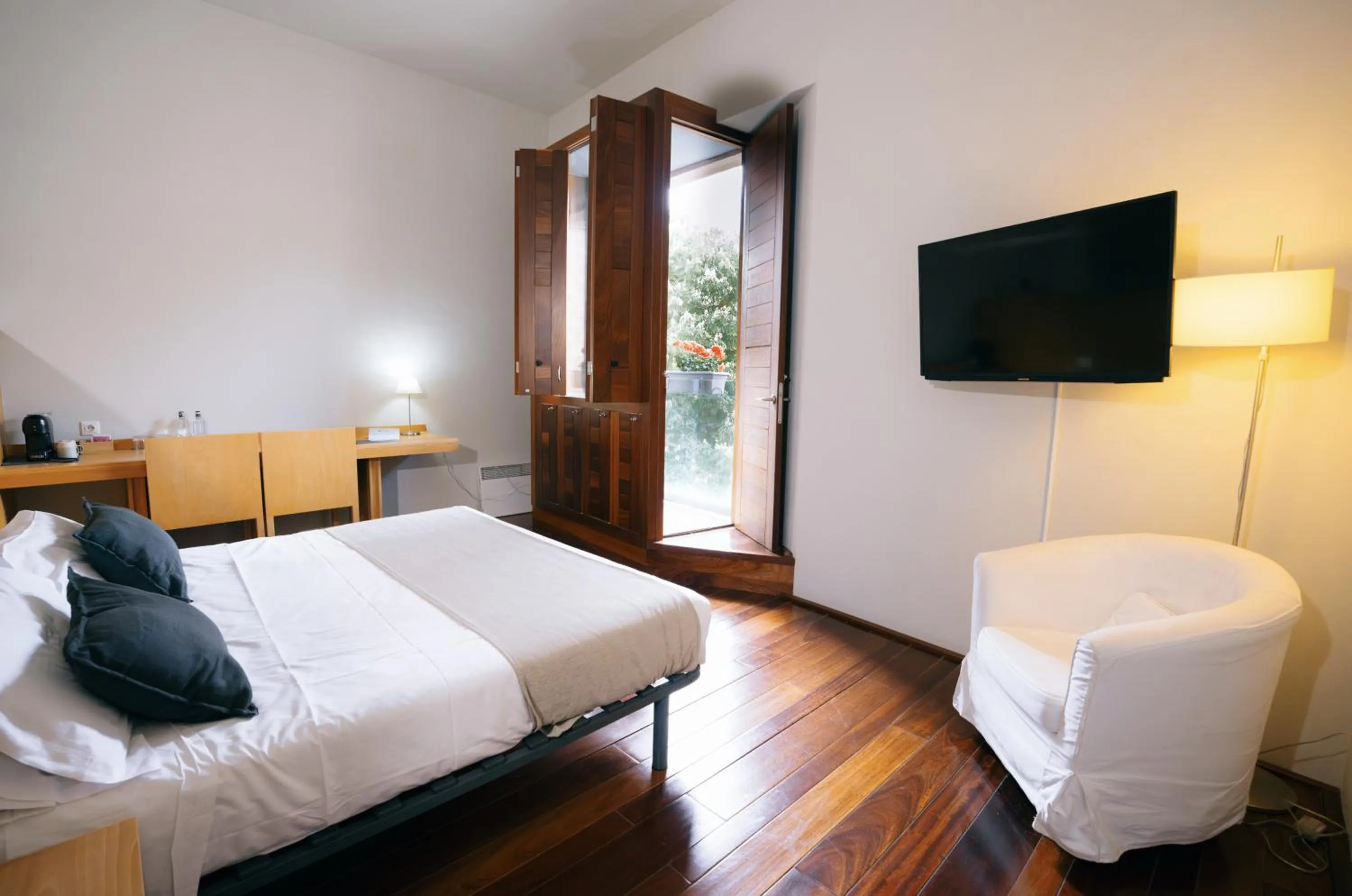 Bedroom, Bed in Hostatgeria de Poblet