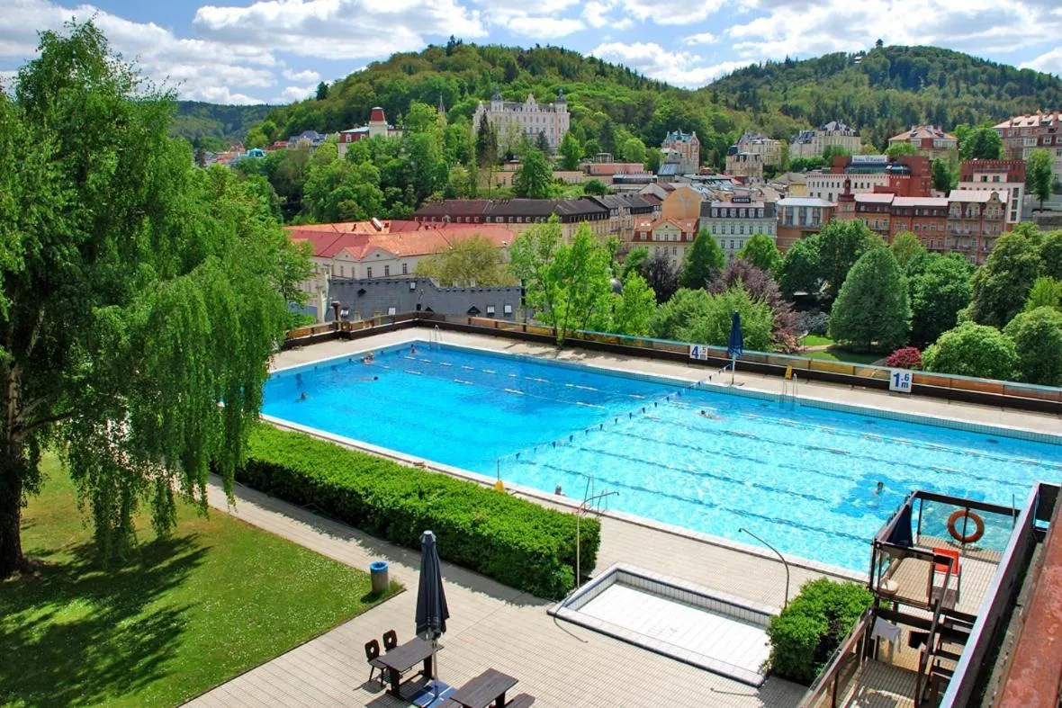 Two-Bedroom Apartment (5 Adults) in Rezidence Čertovka