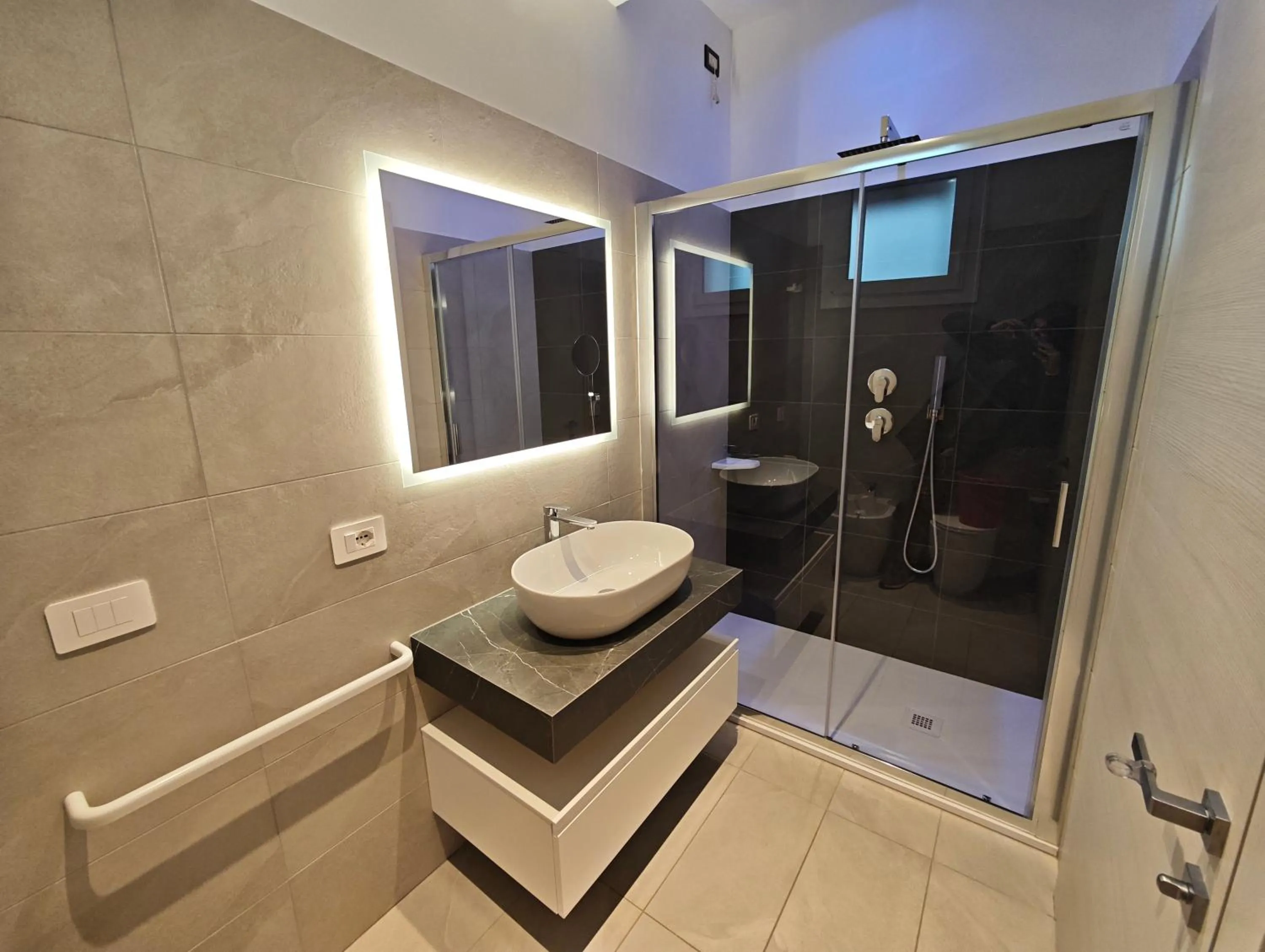 Shower in Hotel Belvedere