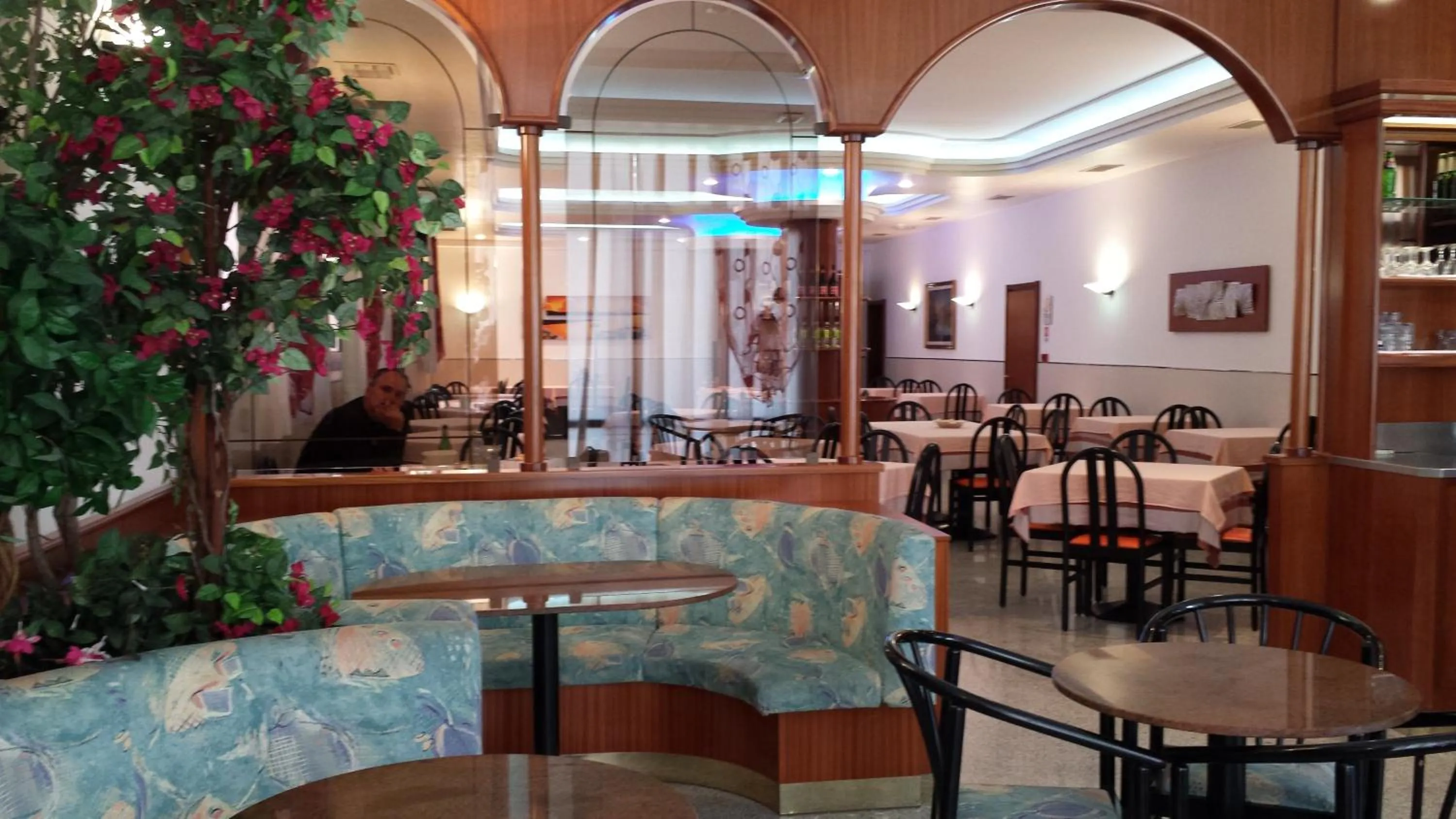 Communal lounge/ TV room in Hotel Belvedere