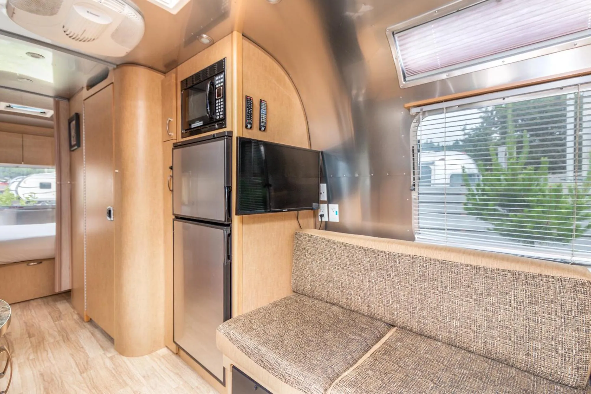 Kitchen or kitchenette in Hart’s Camp Airstream Hotel & RV Park
