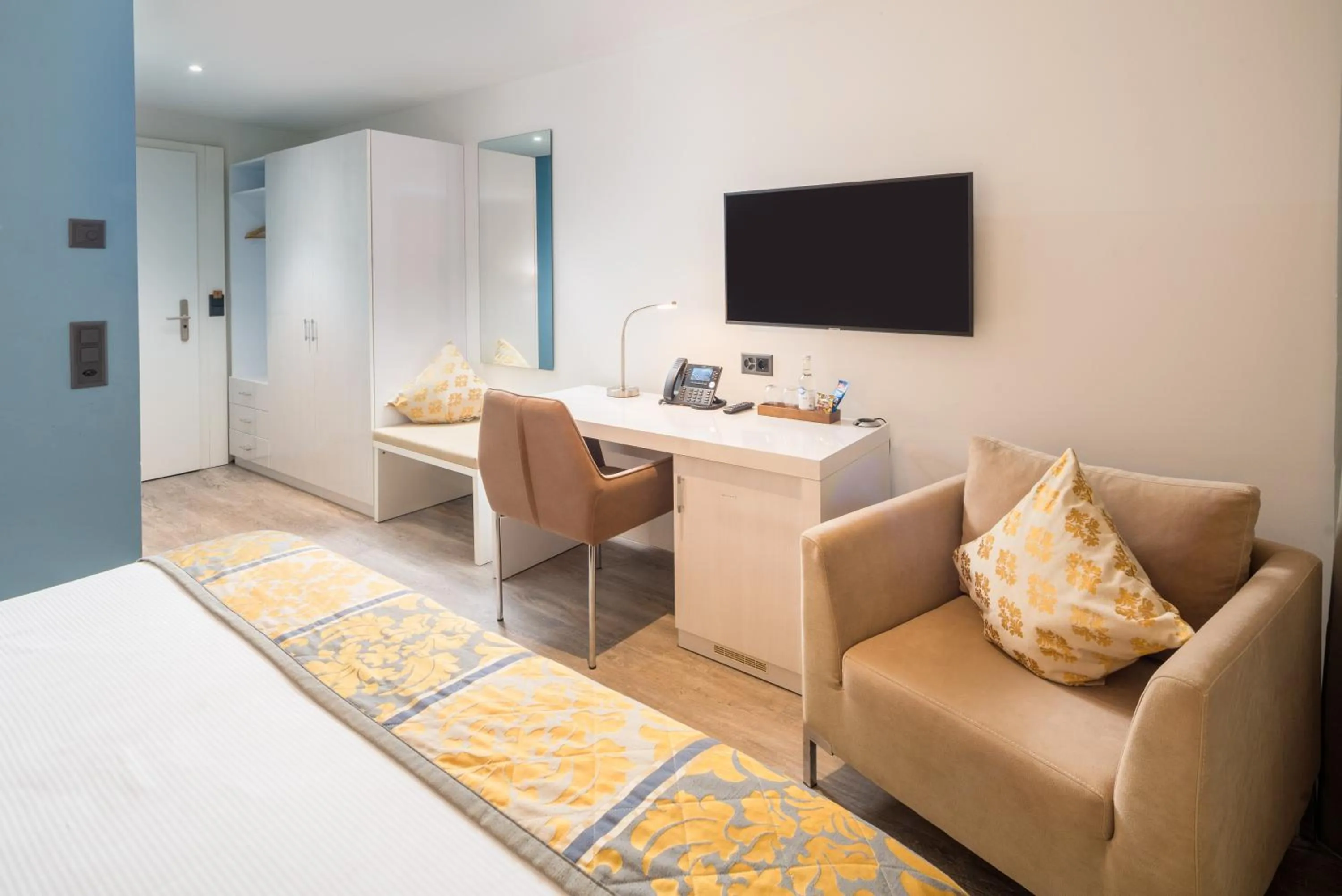 TV and multimedia, Bed in Hotel Swiss Star