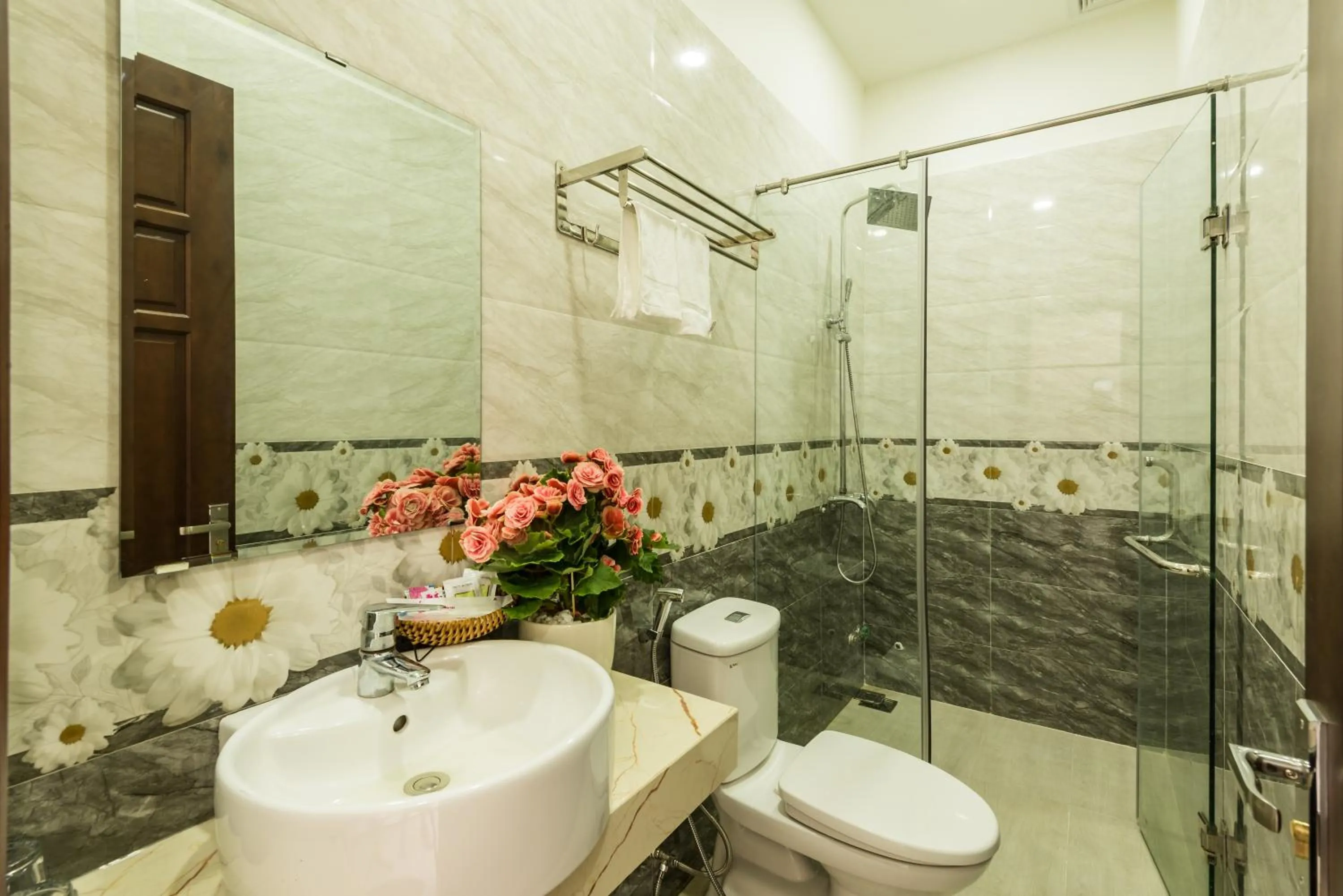 Bathroom in Miss Ten Homestay